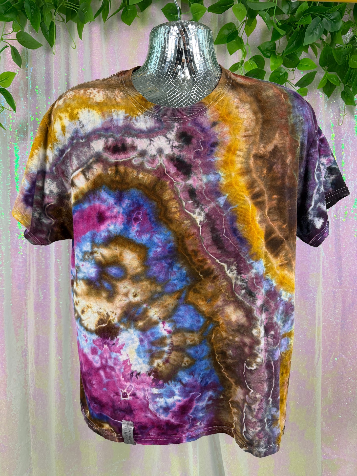 Doogie Threads (L) 🔮🌌⚡🧿 hand-dyed tie dye psychedelic festival trippy geode tee purple blue brown gold (factory tagged: LG)