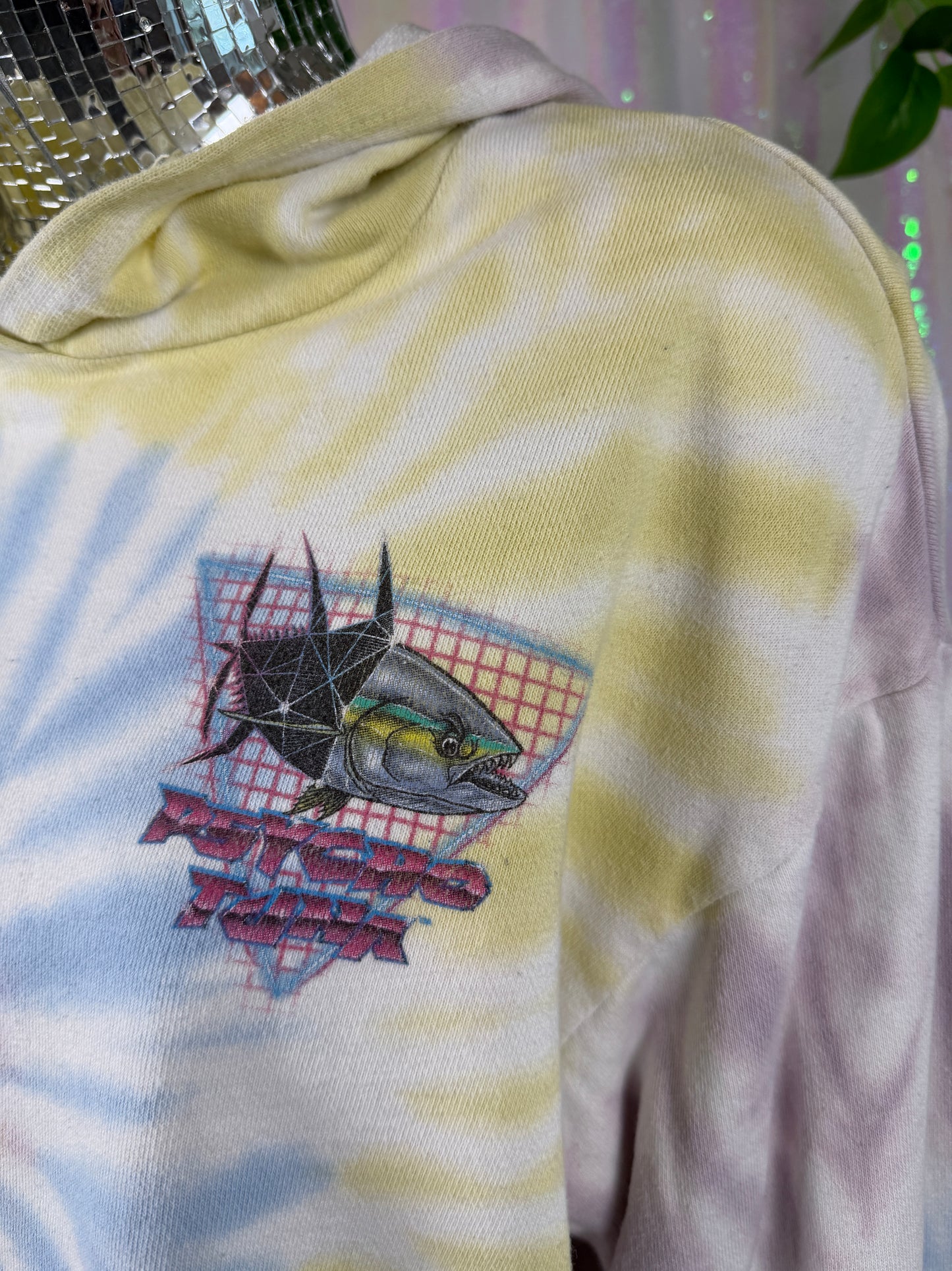 Psycho Tuna (S) 🌊🐟🌀🎣 pastel tie-dye cropped hoodie retro graphic fishing streetwear (factory tagged: N/A)