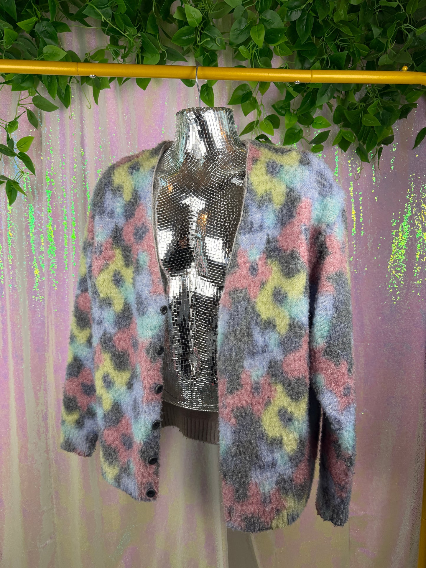 Awake (L) 🌈🩶✨🌸 floral pastel fuzzy flower print cozy cardigan button up sweater (factory tagged: N/A)