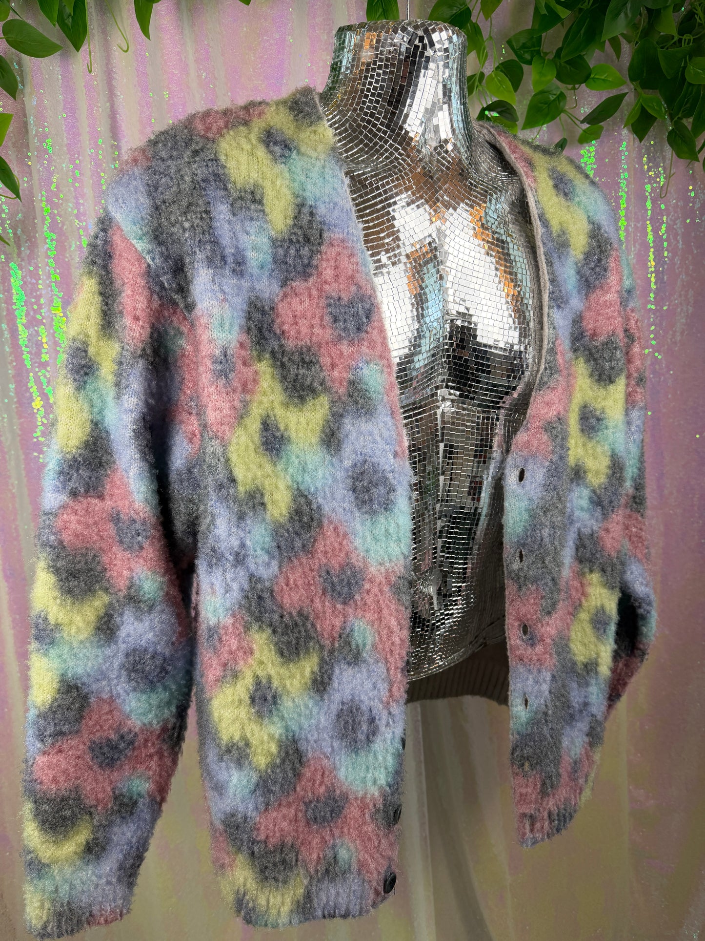Awake (L) 🌈🩶✨🌸 floral pastel fuzzy flower print cozy cardigan button up sweater (factory tagged: N/A)