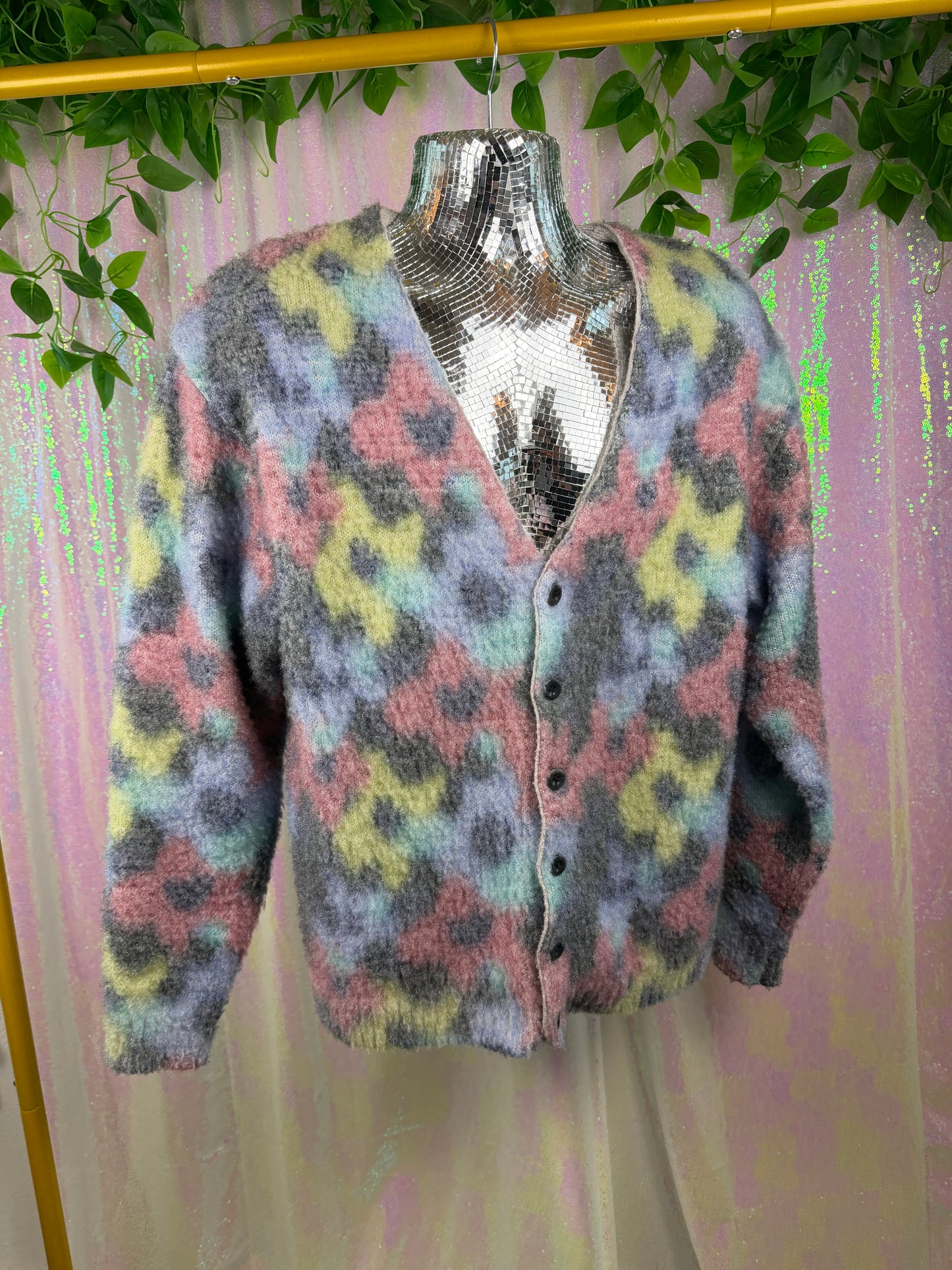Awake (L) 🌈🩶✨🌸 floral pastel fuzzy flower print cozy cardigan button up sweater (factory tagged: N/A)
