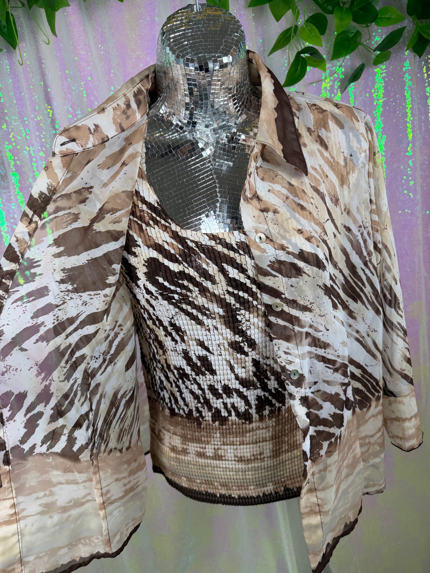 Nicola (M) 🤎🐆🍂🌾 animal print leopard sheer button-up tank top blouse combo (factory tagged: M)