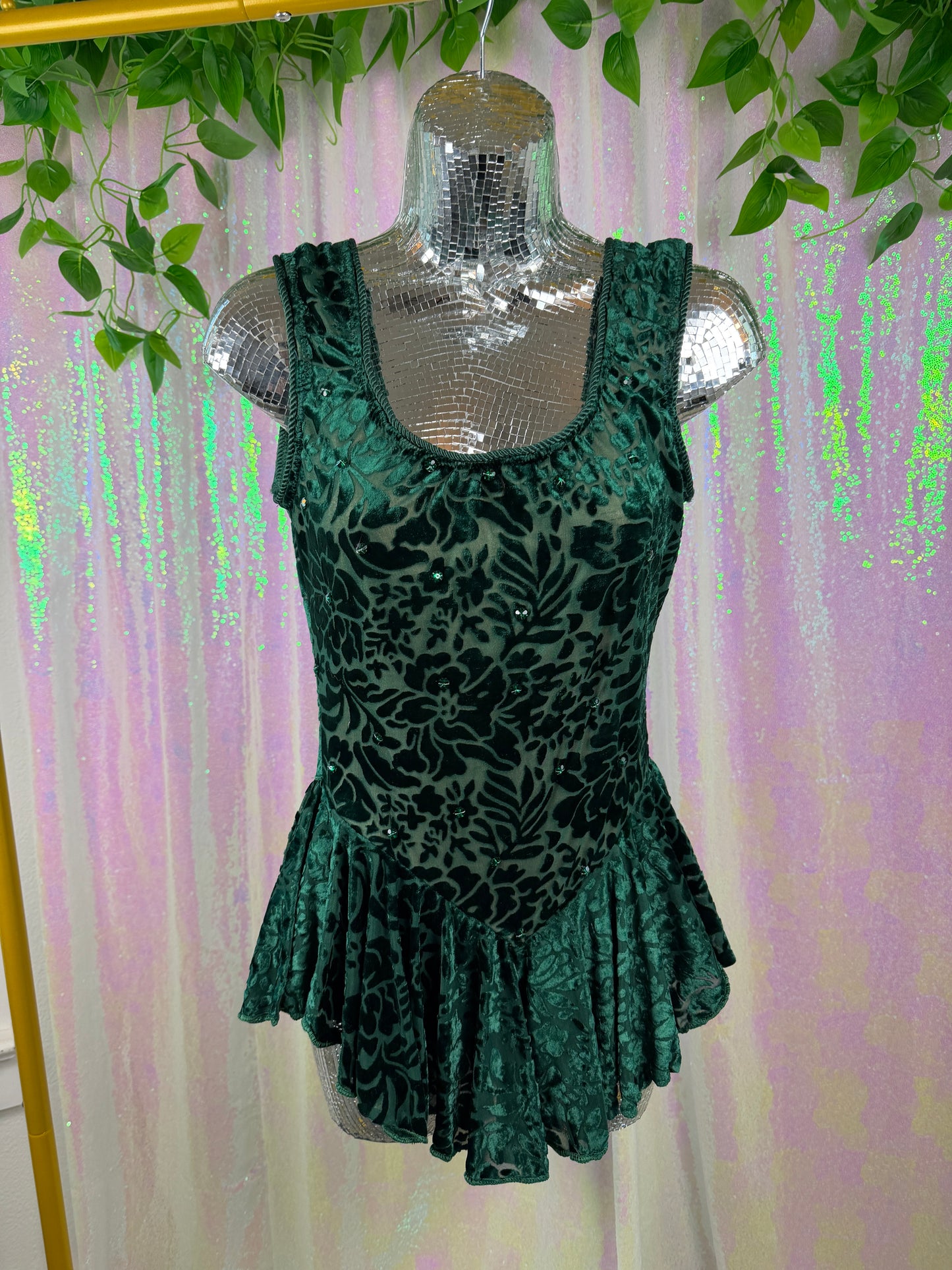Citizen of Oz (S) 🌲✨🧚🍃💚🌿🕊️🎭🪩🌙 assistant to the wizard emerald green velvet burnout fairy skater dancer dress (factory tagged: N/A)