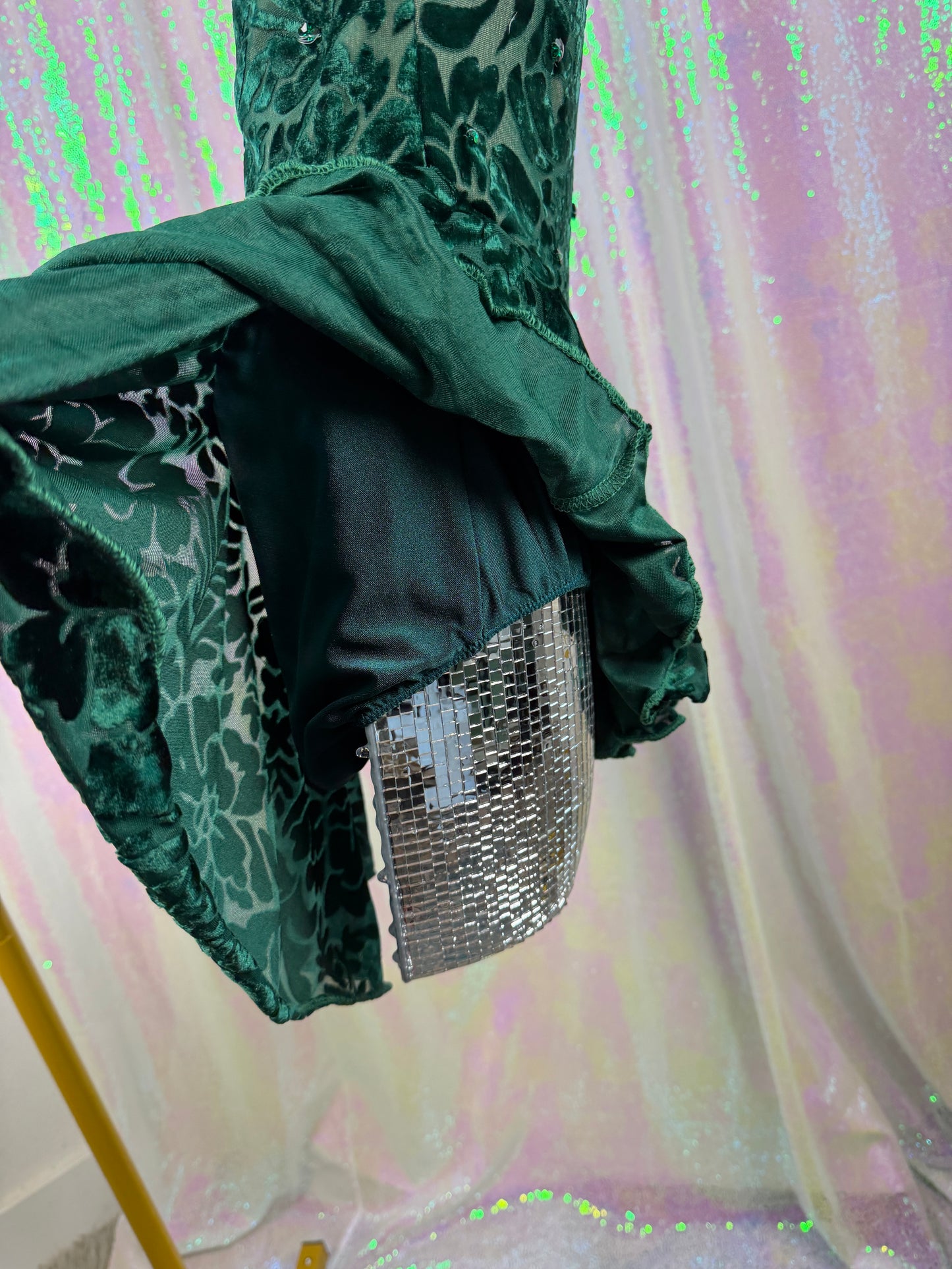 Citizen of Oz (S) 🌲✨🧚🍃💚🌿🕊️🎭🪩🌙 assistant to the wizard emerald green velvet burnout fairy skater dancer dress (factory tagged: N/A)
