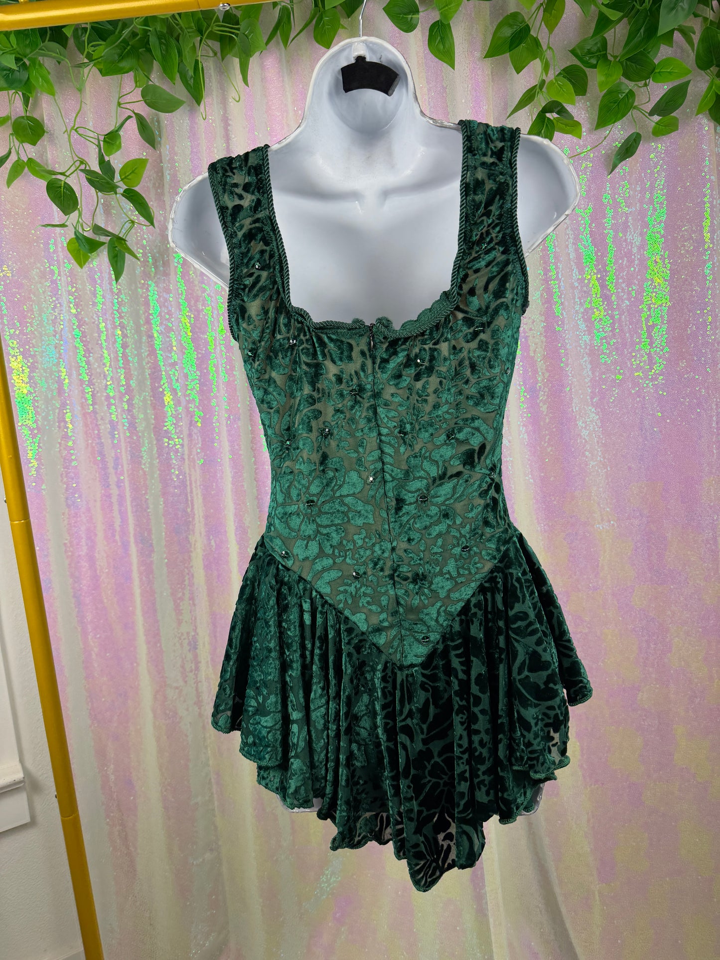Citizen of Oz (S) 🌲✨🧚🍃💚🌿🕊️🎭🪩🌙 assistant to the wizard emerald green velvet burnout fairy skater dancer dress (factory tagged: N/A)