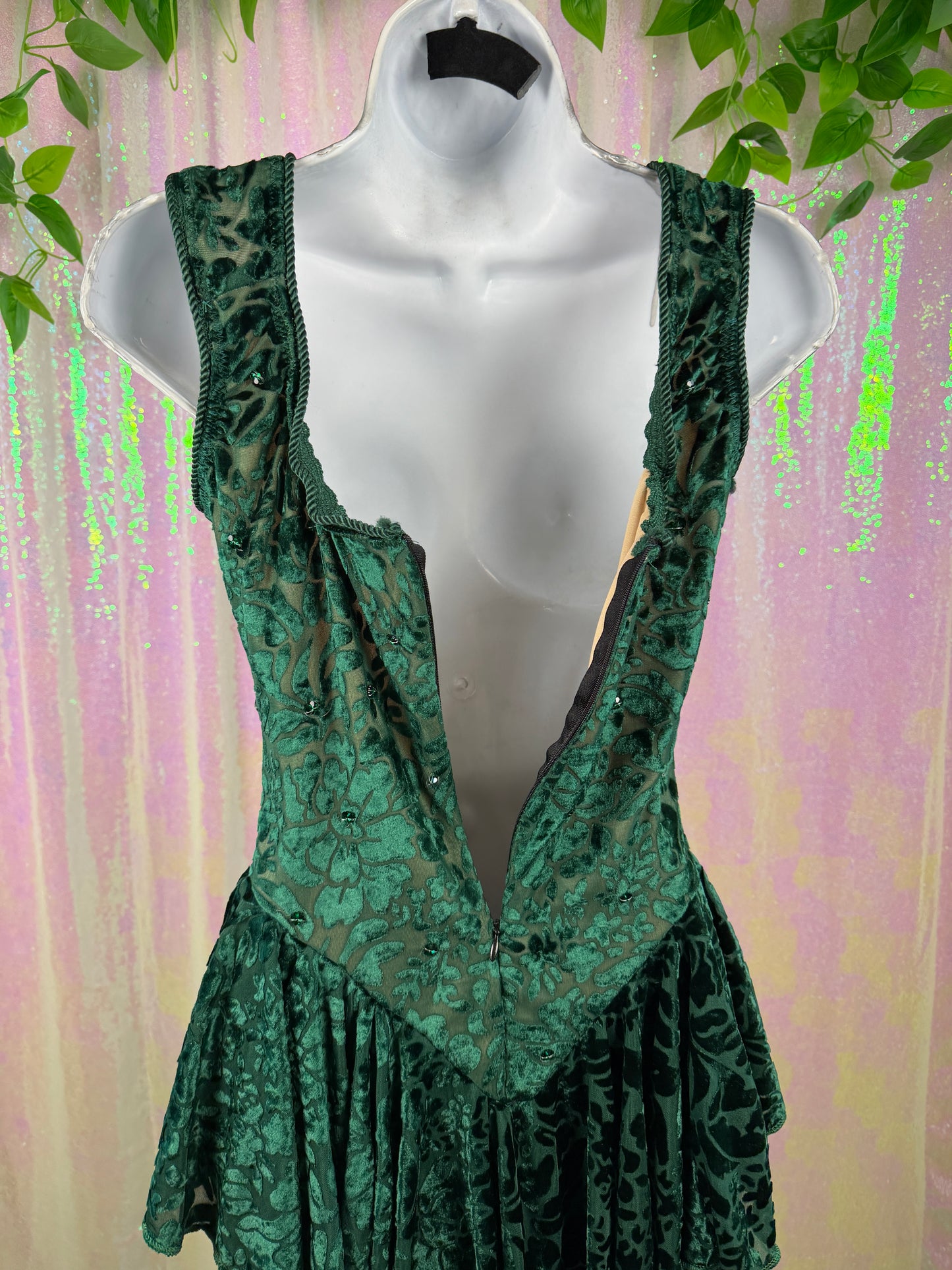 Citizen of Oz (S) 🌲✨🧚🍃💚🌿🕊️🎭🪩🌙 assistant to the wizard emerald green velvet burnout fairy skater dancer dress (factory tagged: N/A)