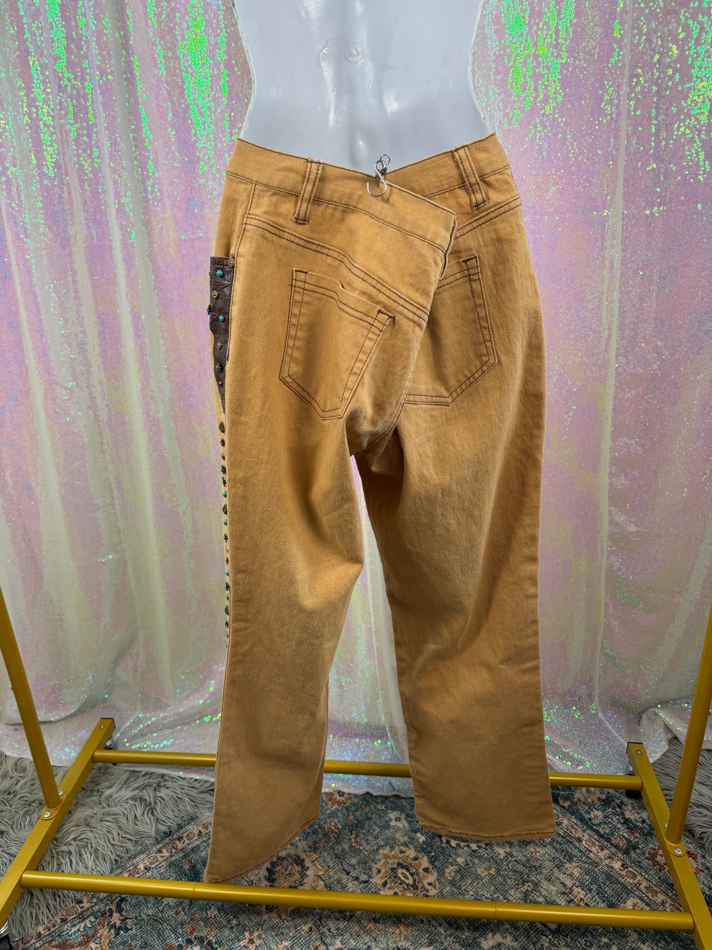 DG² by Diane Gilman (XL+) 🤠🤎🐎🪶 western Texas rancher cowboy rodeo rider embossed paisley leather with turquoise and brass studded embellishments on light brown tan straight leg pants denim jeans (factory tagged: 12P)