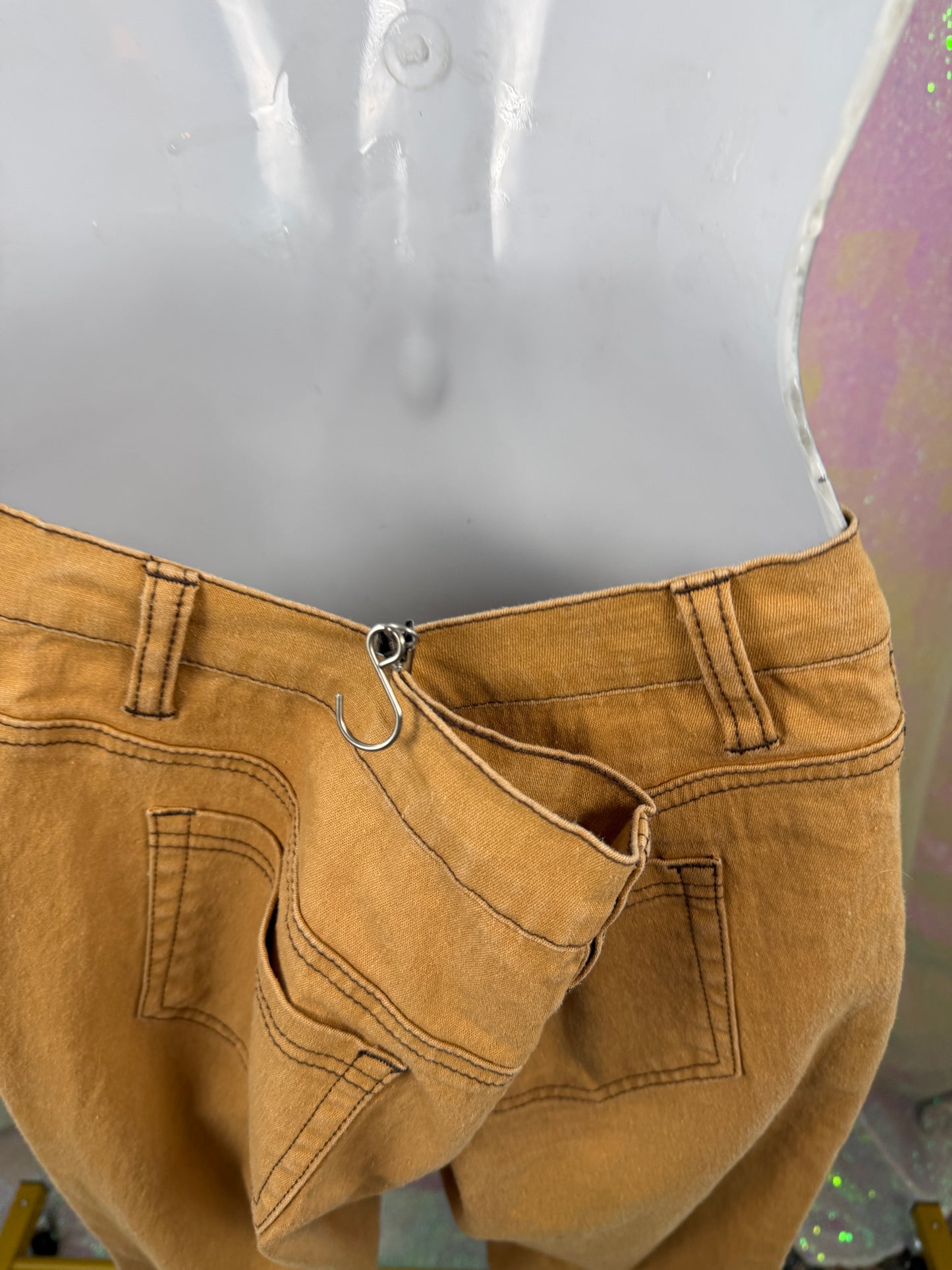 DG² by Diane Gilman (XL+) 🤠🤎🐎🪶 western Texas rancher cowboy rodeo rider embossed paisley leather with turquoise and brass studded embellishments on light brown tan straight leg pants denim jeans (factory tagged: 12P)