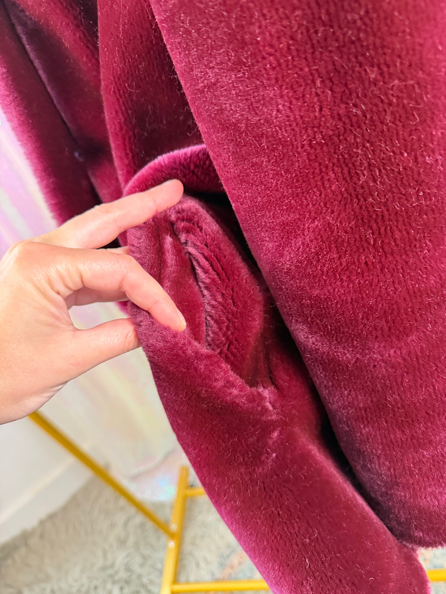 Casper (S) 🍷❤️🌹🍒 vintage maroon divorcé meets mistress faux fur coat button up jacket (factory tagged: N/A)