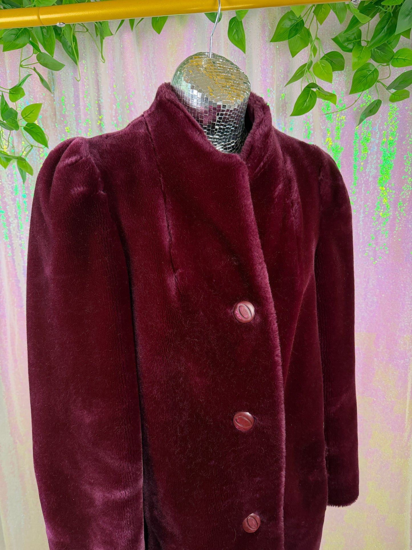 Casper (S) 🍷❤️🌹🍒 vintage maroon divorcé meets mistress faux fur coat button up jacket (factory tagged: N/A)