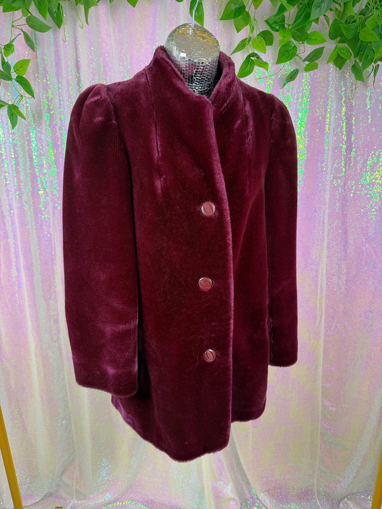 Casper (S) 🍷❤️🌹🍒 vintage maroon divorcé meets mistress faux fur coat button up jacket (factory tagged: N/A)