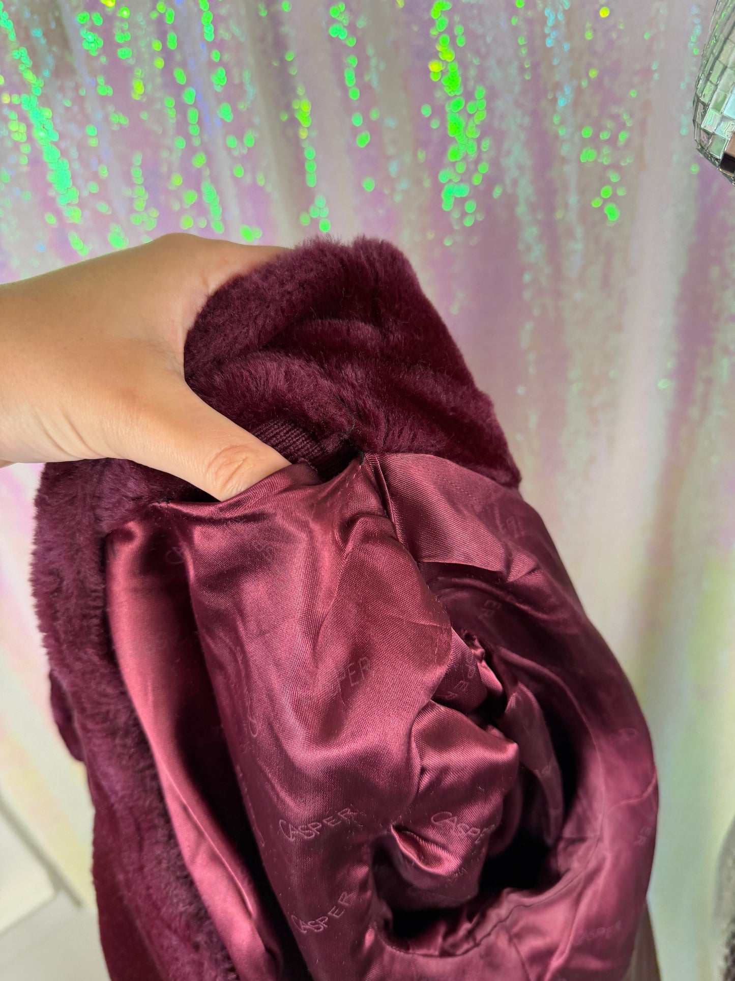Casper (S) 🍷❤️🌹🍒 vintage maroon divorcé meets mistress faux fur coat button up jacket (factory tagged: N/A)