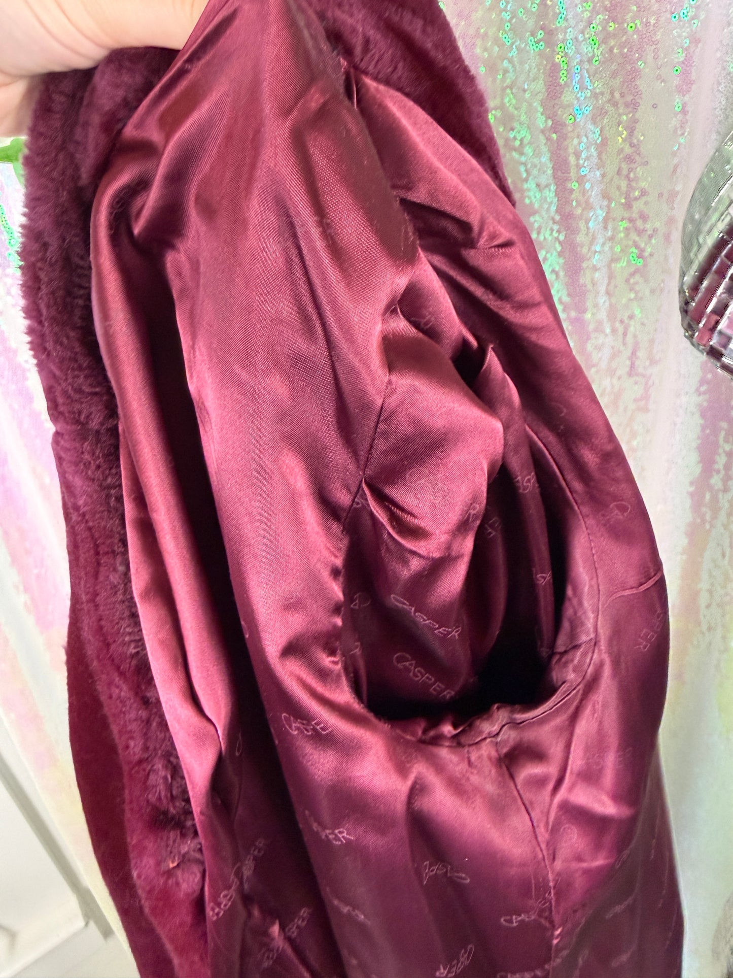 Casper (S) 🍷❤️🌹🍒 vintage maroon divorcé meets mistress faux fur coat button up jacket (factory tagged: N/A)