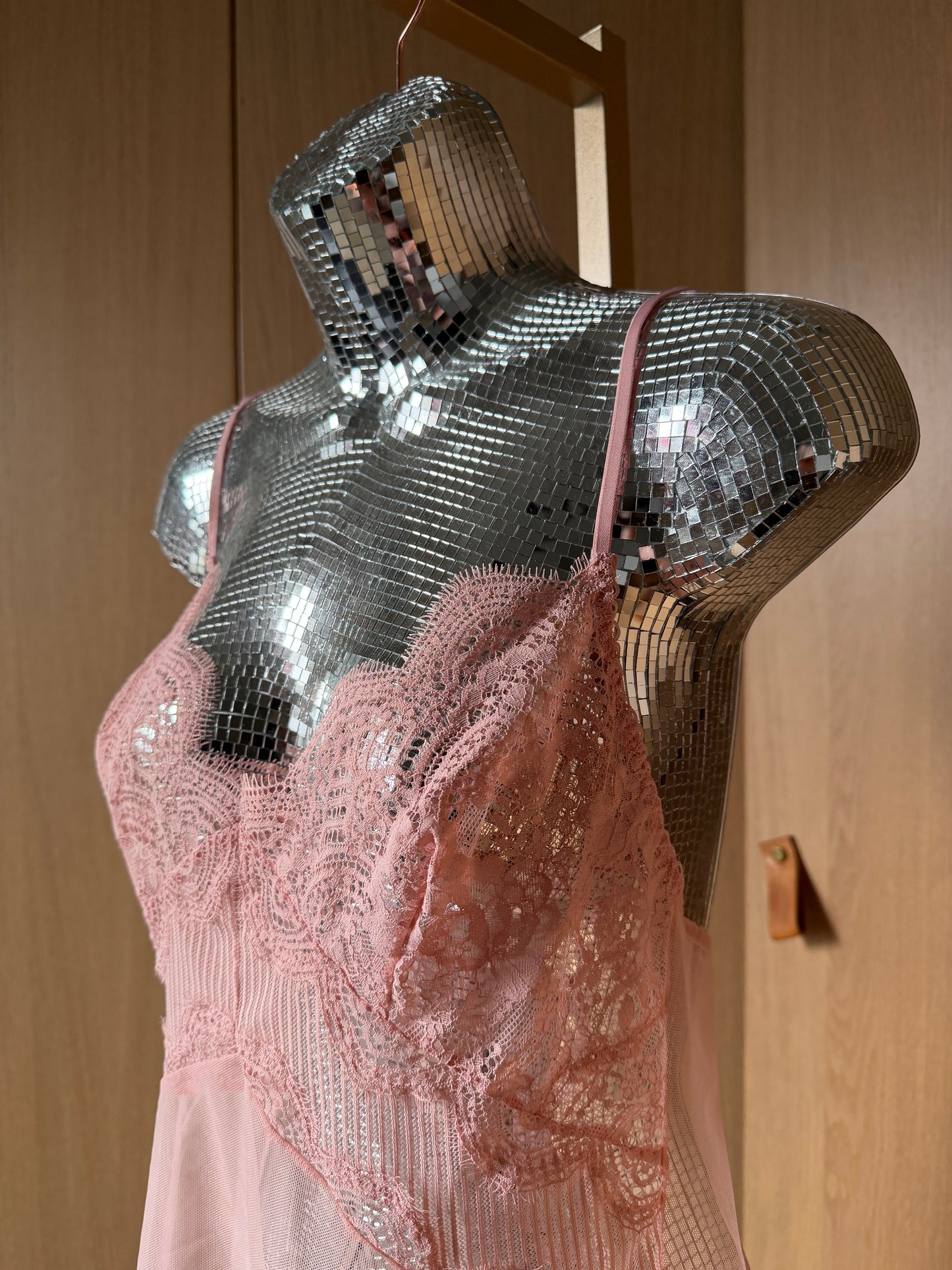 Victoria's Secret (M) 💗💐🌸💞 vintage late 90's early 2000's y2k britney spears lace and mesh blush pink babydoll lingerie see through slip dress, pink (factory tag: n/a)