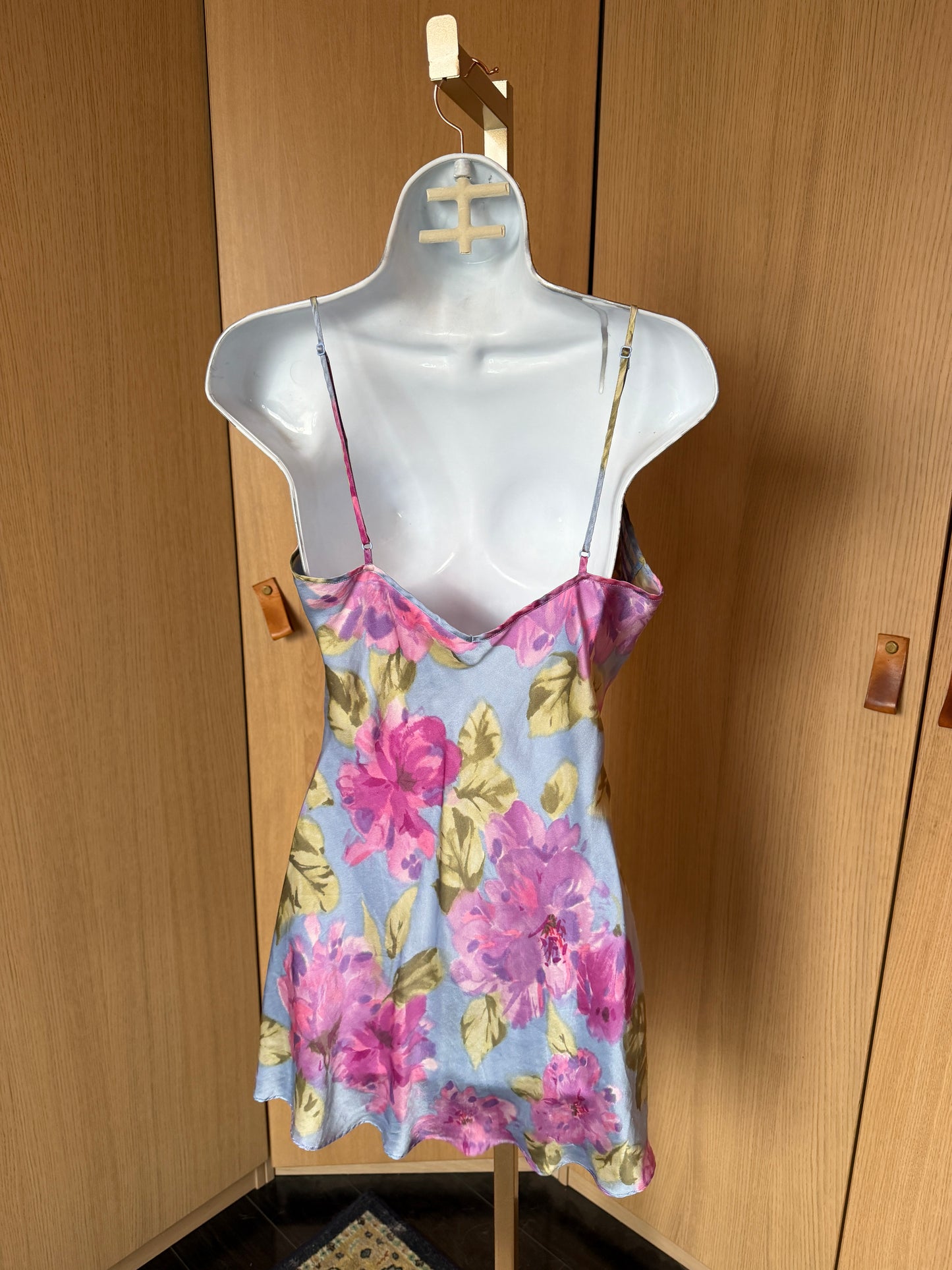 Victoria’s Secret (M) 🧚‍♀️💐🌸🦋 vintage late 90's early 2000's floral fairy flower power 100% silk nightie lingerie slip dress, purple, pink (factory tag: M)