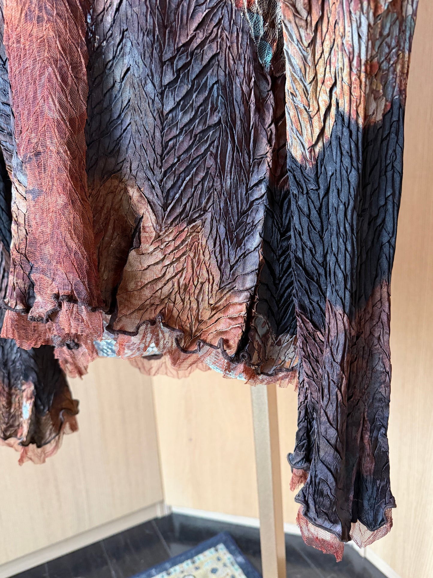 Alberto Makali (L) 🍂🧚‍♀️🍁🪵 vintage mid-2000's woodland fairy goblin girlie ghoul tree troll long sleeve shirt crinkle stretch top, brown (factory tag: XL)