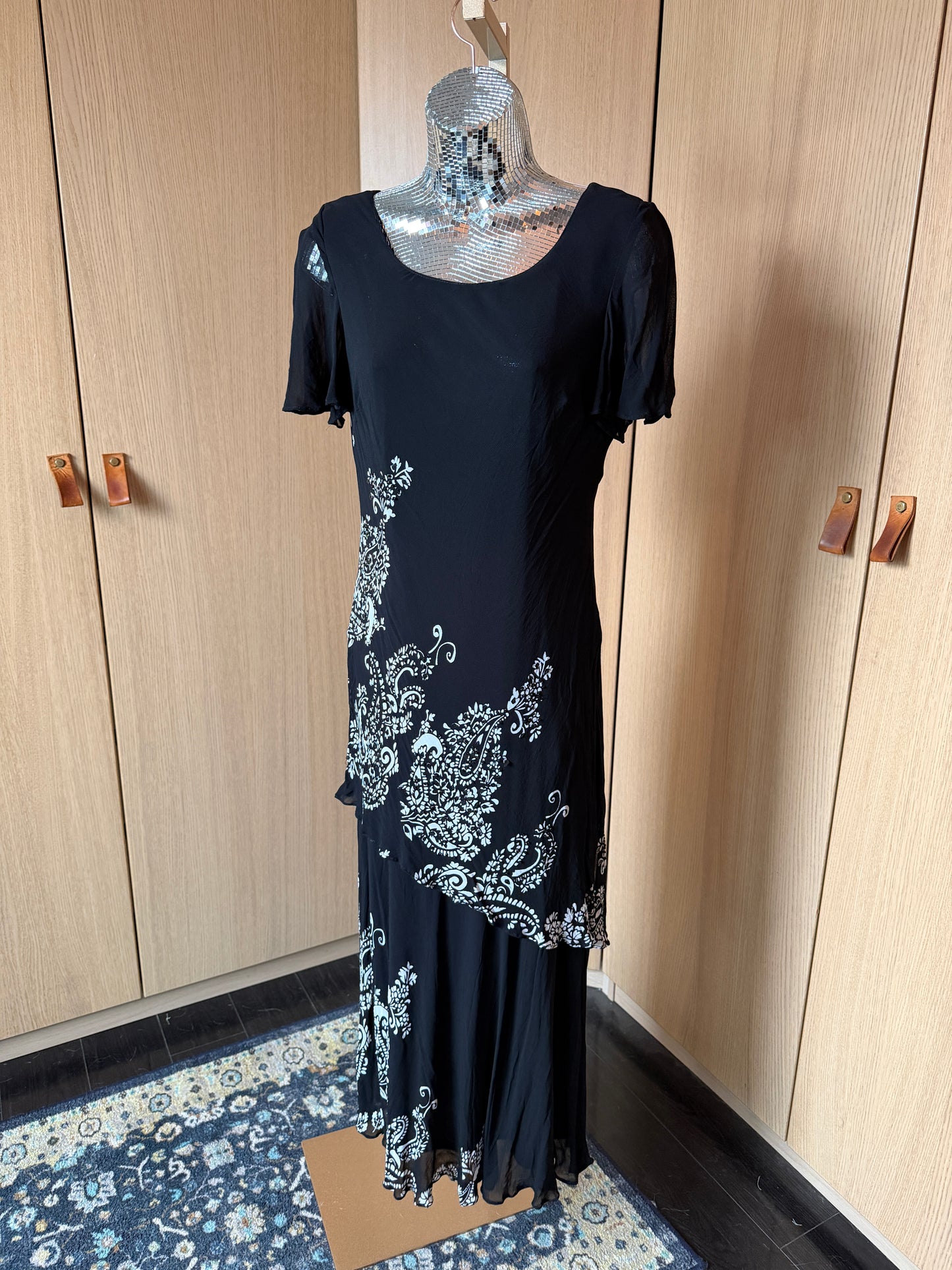 Eva Blue (M) 🕷️🖤🧵🌼 vintage early 2000's y2k black asymmetrical layered white floral embroidered & beaded black formal dress, black, white (factory tag: 6)