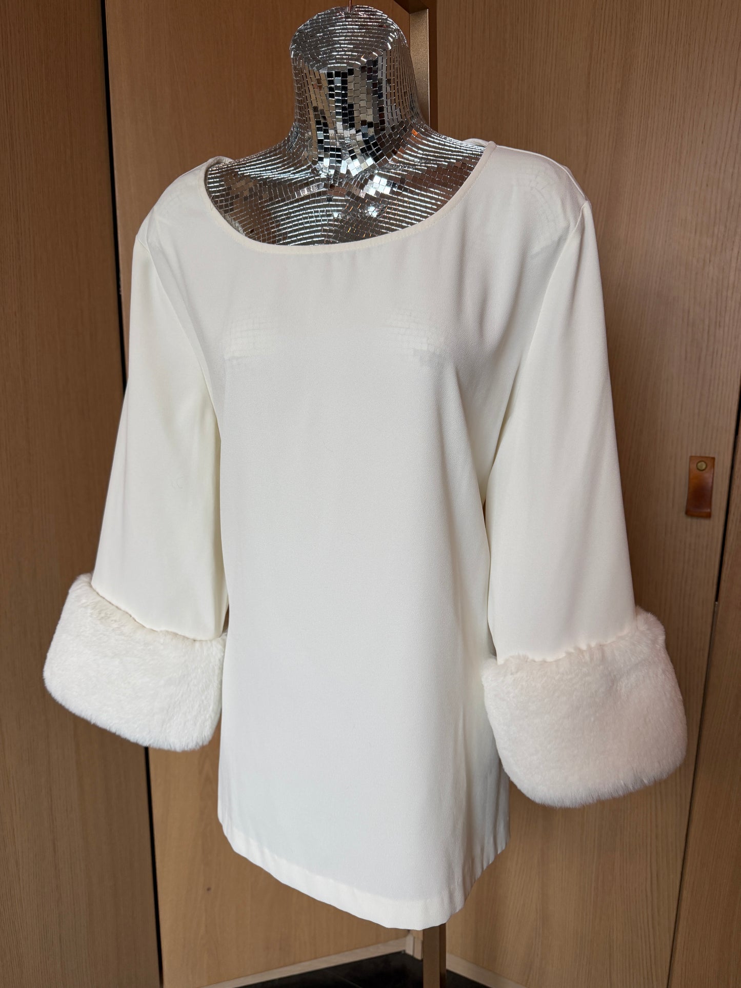 Alfani (XL) 🕯️🤍❄️🕊️ snow bunny faux-fur winter wonderland cuff tunic top mini dress, white (factory tag: XL)