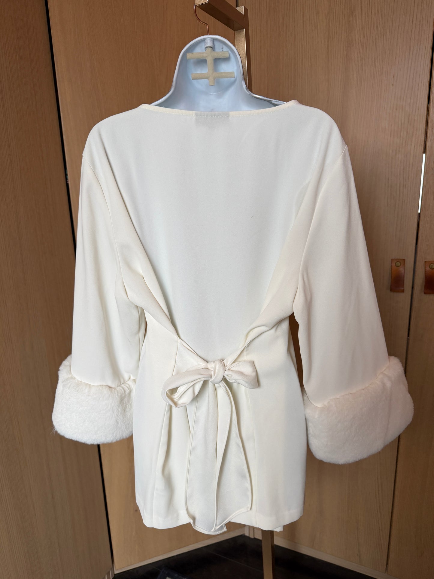 Alfani (XL) 🕯️🤍❄️🕊️ snow bunny faux-fur winter wonderland cuff tunic top mini dress, white (factory tag: XL)