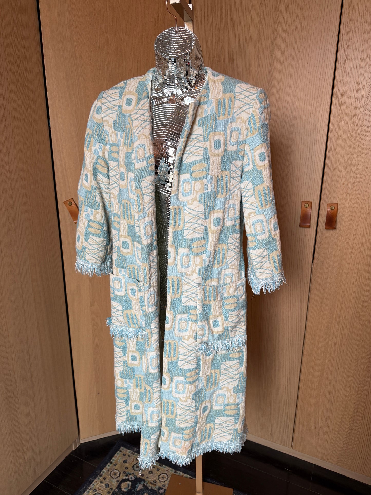 Fred Rothschild of California (M) 🏙️📀🧊🪩 60's mod funky abstract geometric disco trench coat cream, blue, pink (factory tag: n/a)