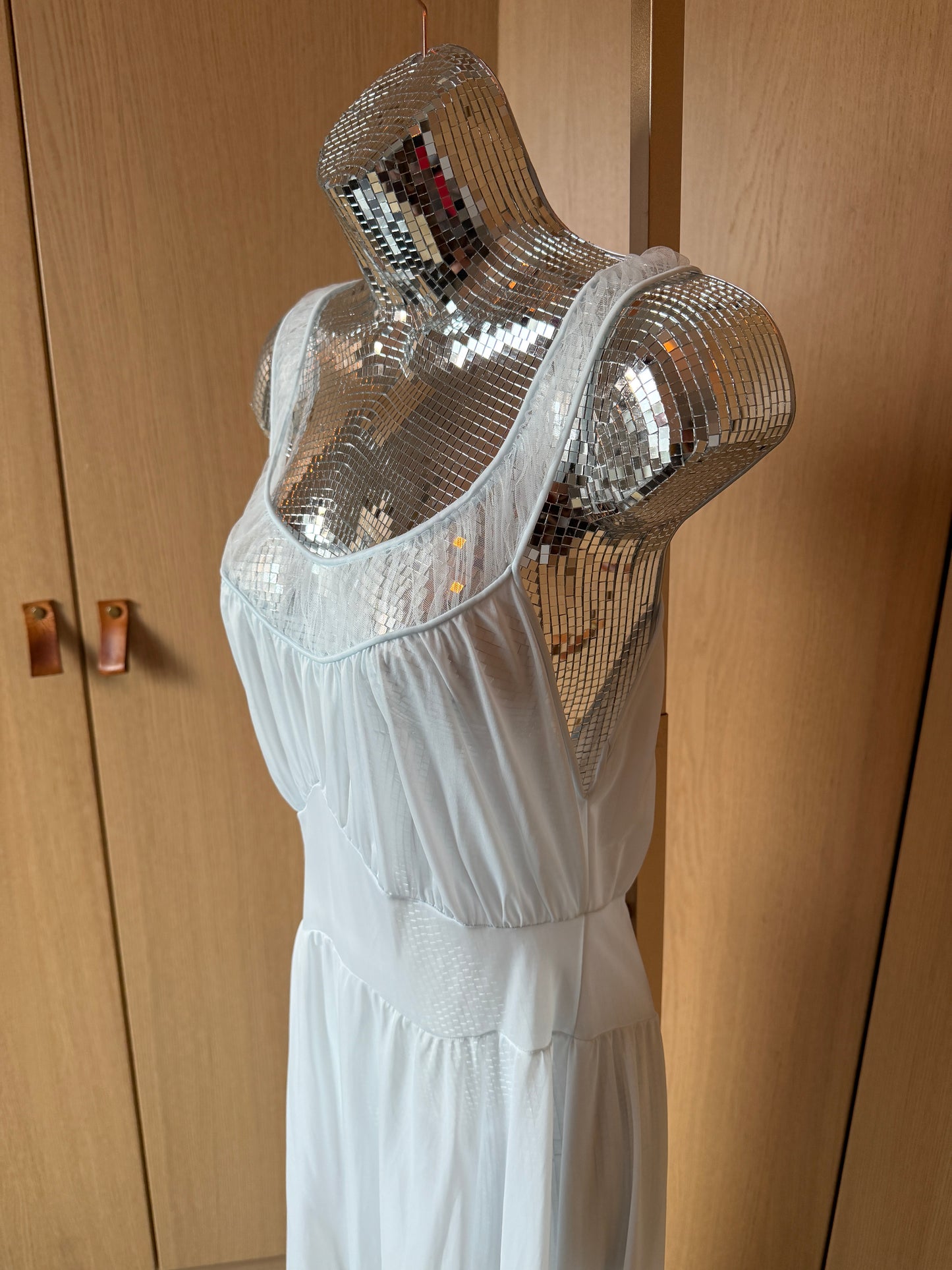 Vanity Fair (L)❄️💠🧊💎 vintage 1970's ethereal goddess of the arctic night ice-blue nightgown sheer slip dress & robe set, blue (factory tag: L )