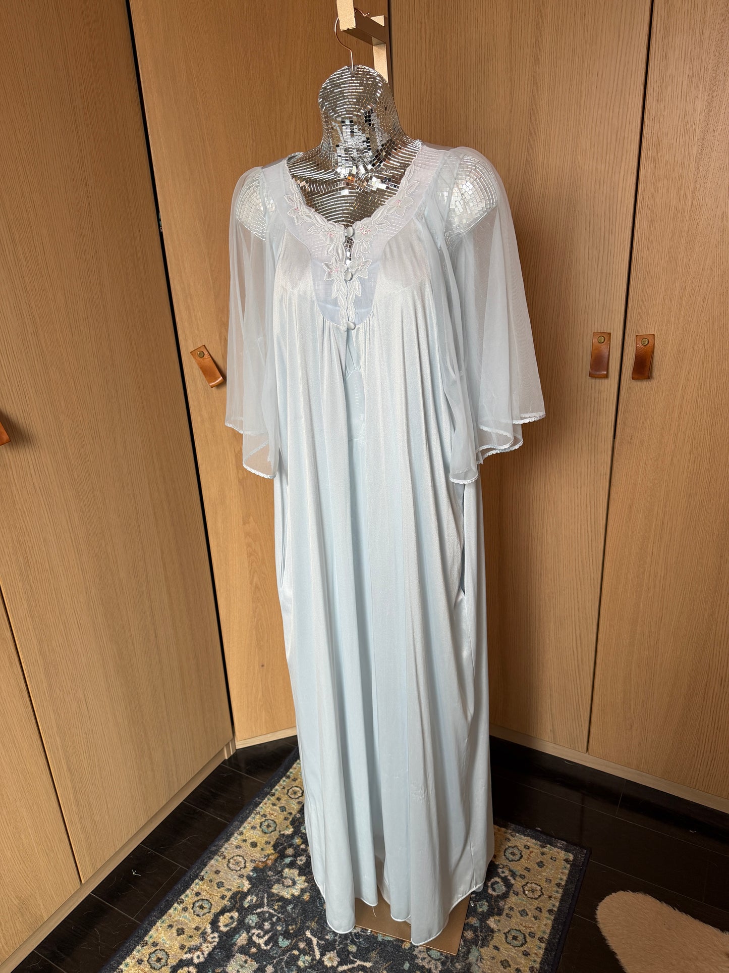 Vanity Fair (L)❄️💠🧊💎 vintage 1970's ethereal goddess of the arctic night ice-blue nightgown sheer slip dress & robe set, blue (factory tag: L )