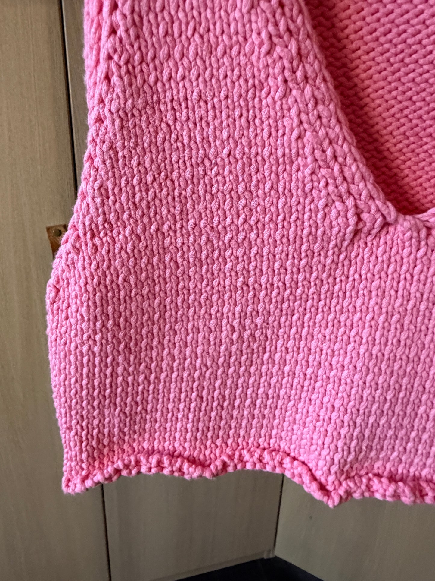 Half-Bag Value Bundle (S) 🌷💕🍓💞 bubble gum day dream sweat heart pink & magenta knit crop tops, beige