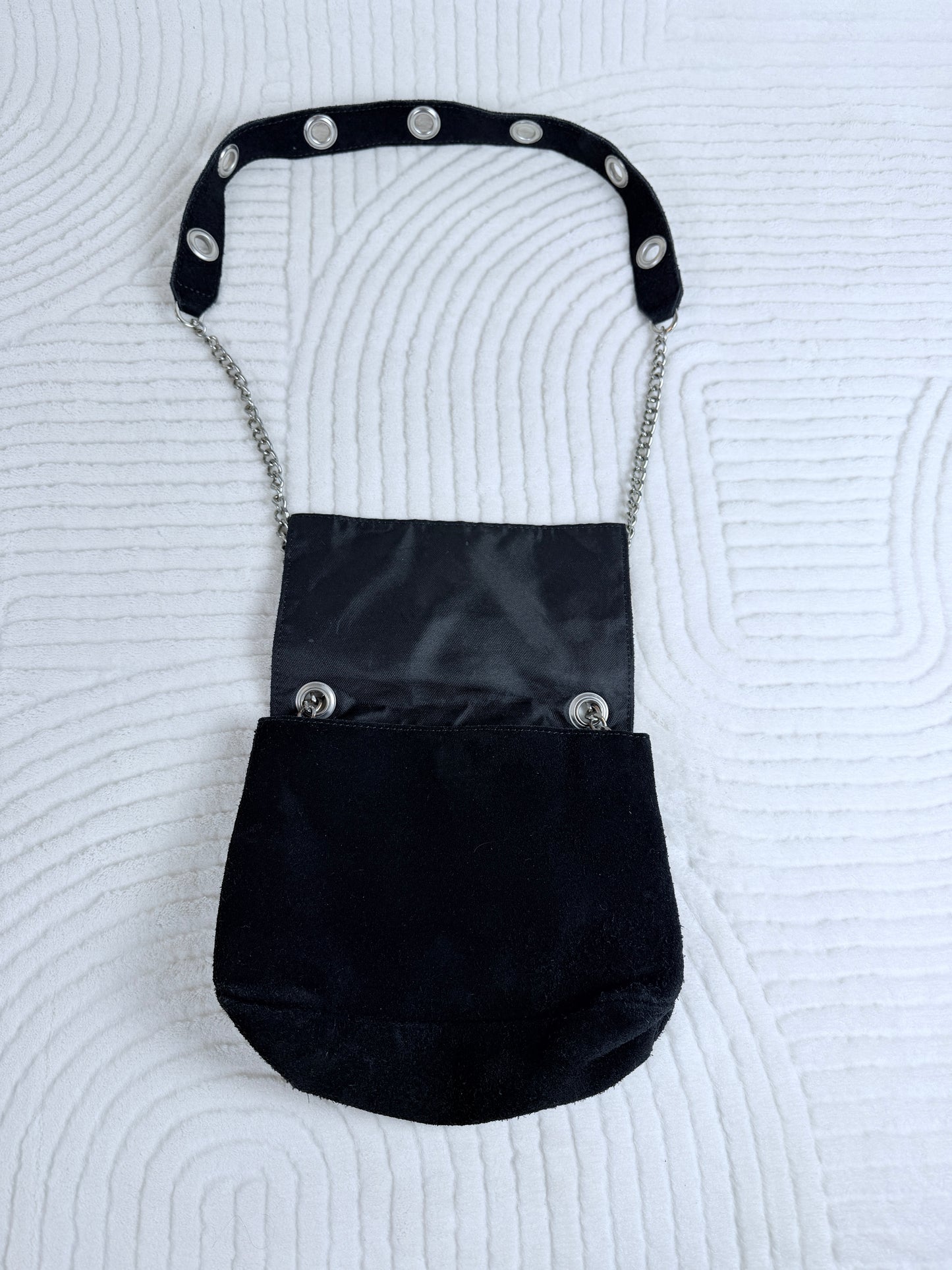 Brandy Melville (n/a) 🖤📸🌌🔗 indie sleaze tumblr-era suede chain mini bag satchel magnetic close internal zipper