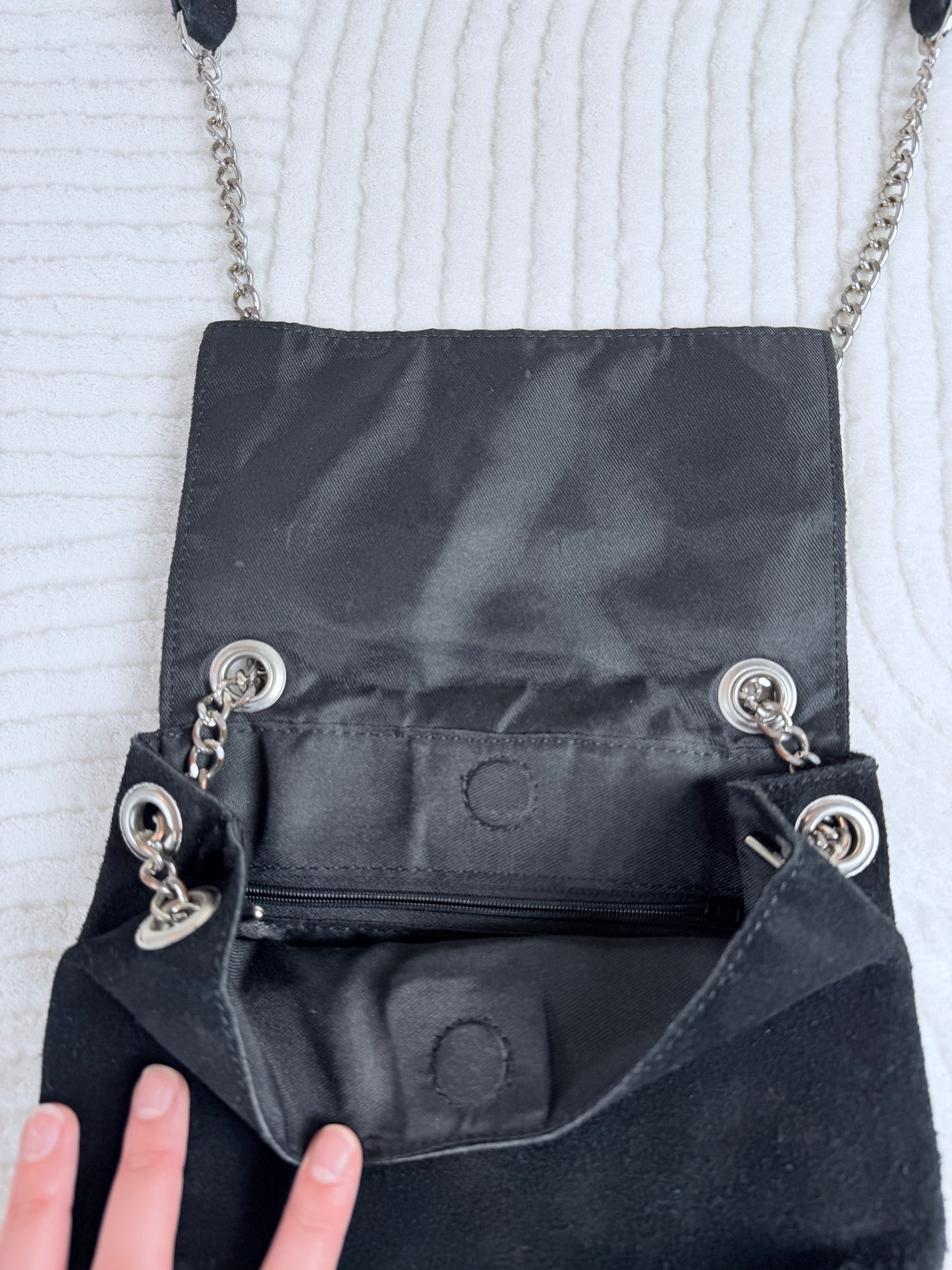 Brandy Melville (n/a) 🖤📸🌌🔗 indie sleaze tumblr-era suede chain mini bag satchel magnetic close internal zipper