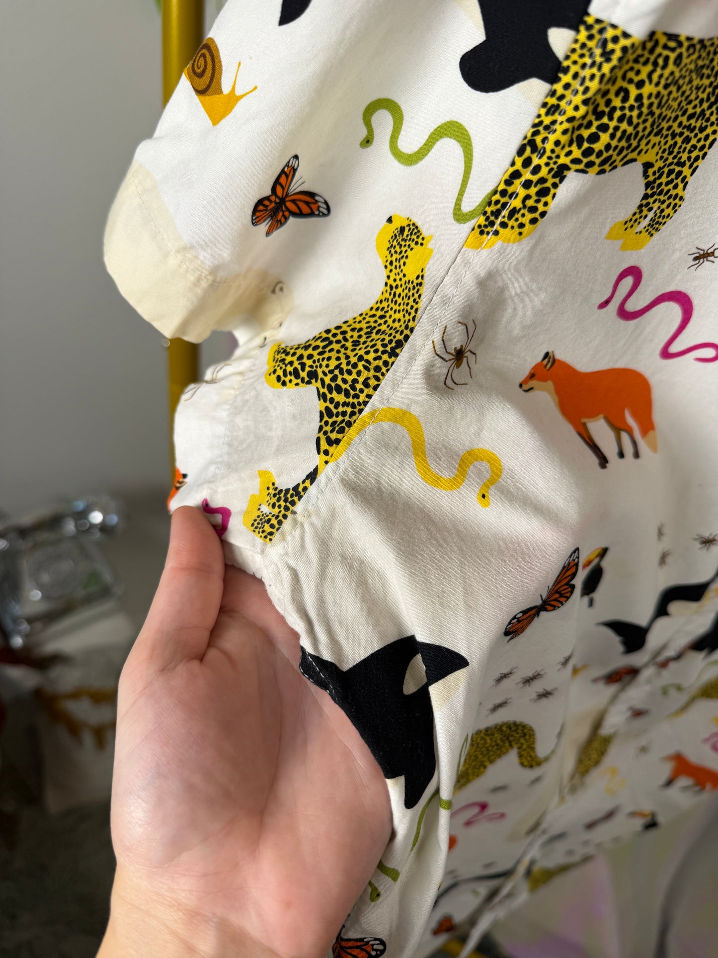 Full-Bag Value Bundle (L) 🌿🧡🌀🐆 earthbound comfort warm neutral chiller, woven striped drug rug, super soft extra fuox cashmere  long t-shirt, playful ivory (factory tagged: L & XL)