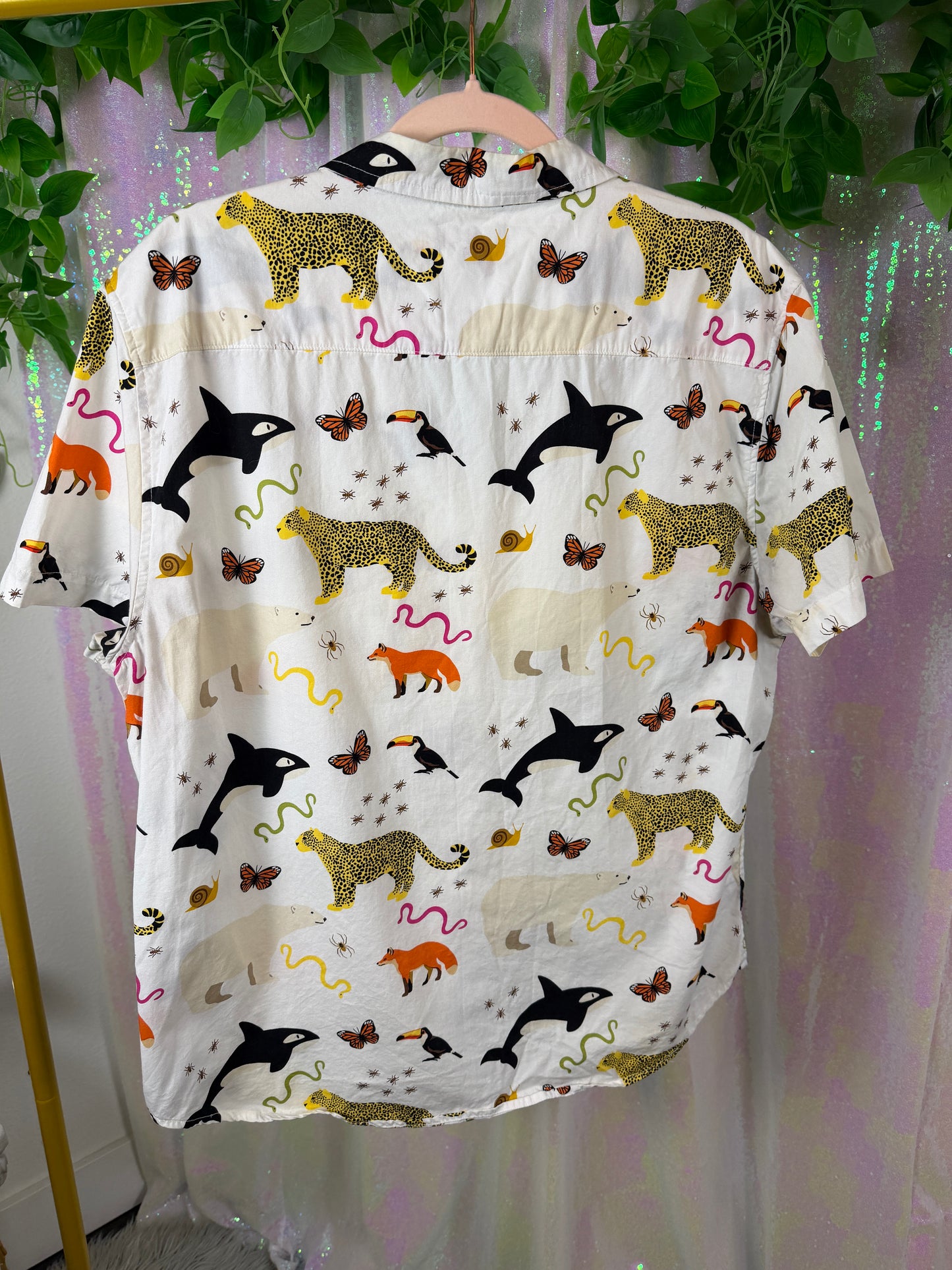 Full-Bag Value Bundle (L) 🌿🧡🌀🐆 earthbound comfort warm neutral chiller, woven striped drug rug, super soft extra fuox cashmere  long t-shirt, playful ivory (factory tagged: L & XL)