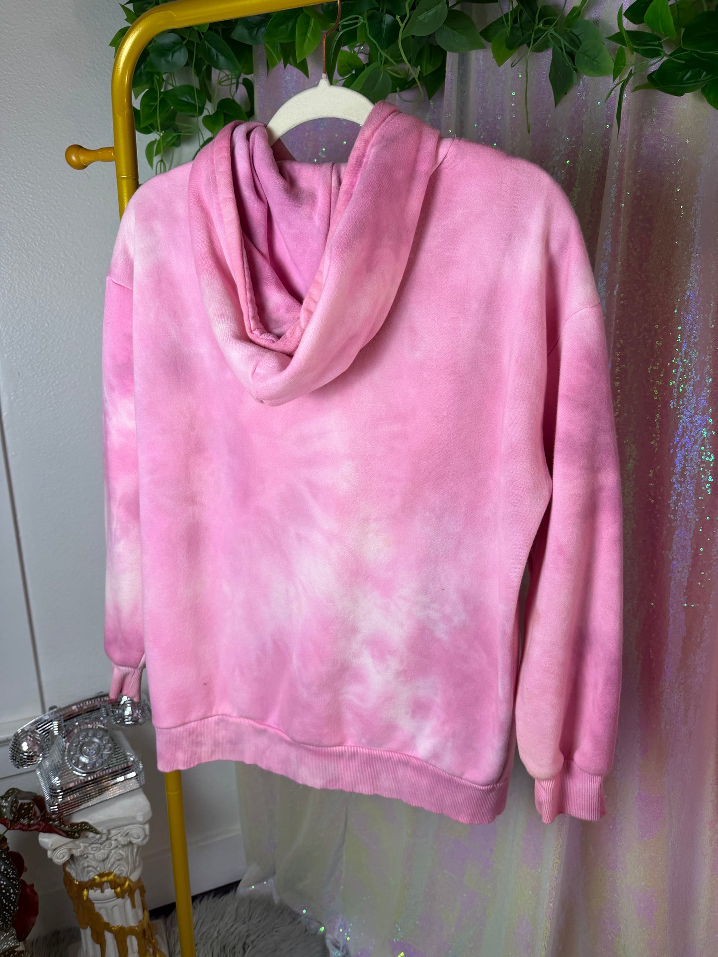 Full-Bag Value Bundle (M) 🌸💗🎀💞 barbie pink dream lounge set comfy cozy raver afters girlie chill time, pink tie dye sweatshirt, athletic chain link sweatpants, pink mesh crop top (factory tagged: S & M)