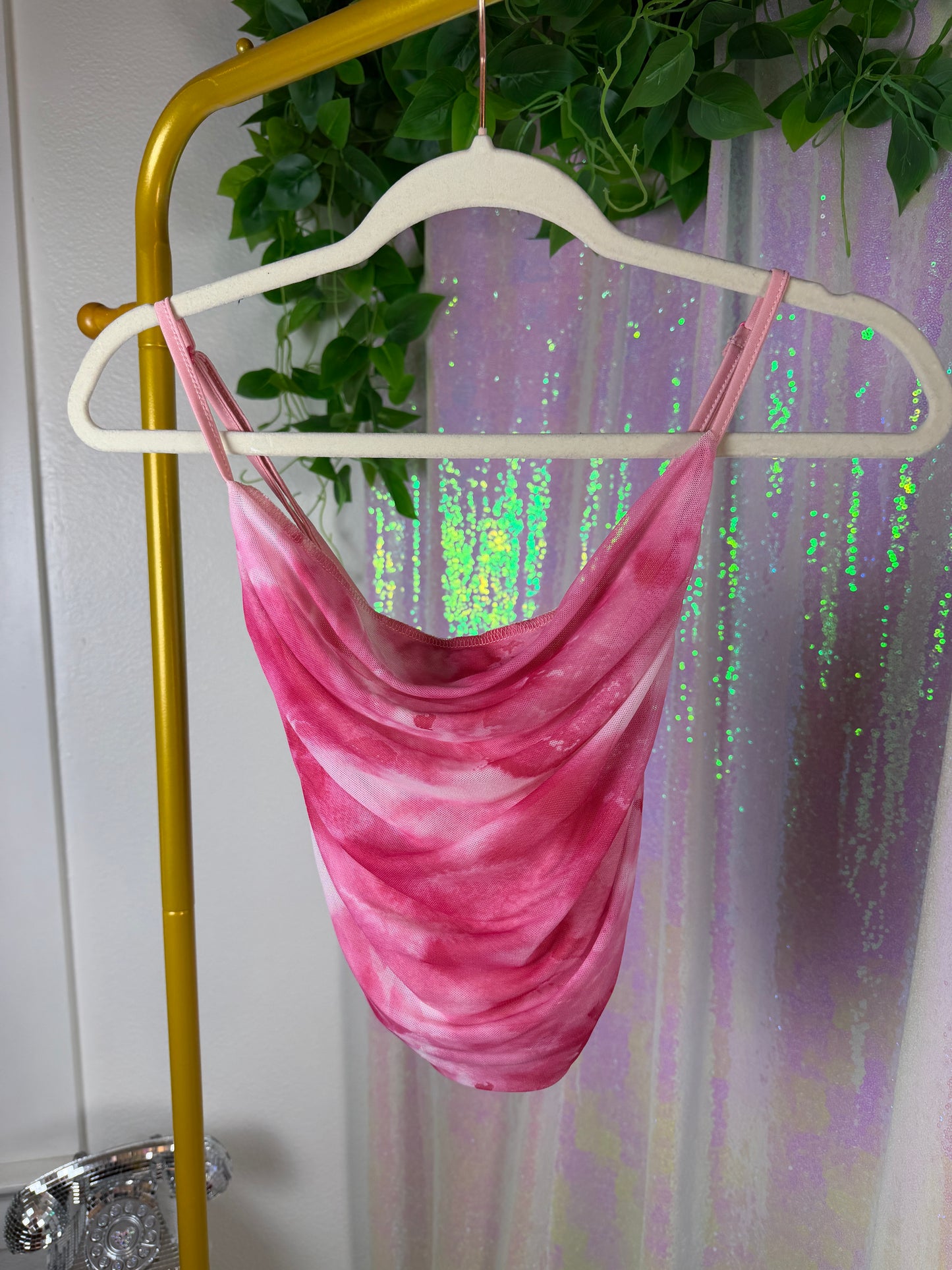 Full-Bag Value Bundle (M) 🌸💗🎀💞 barbie pink dream lounge set comfy cozy raver afters girlie chill time, pink tie dye sweatshirt, athletic chain link sweatpants, pink mesh crop top (factory tagged: S & M)