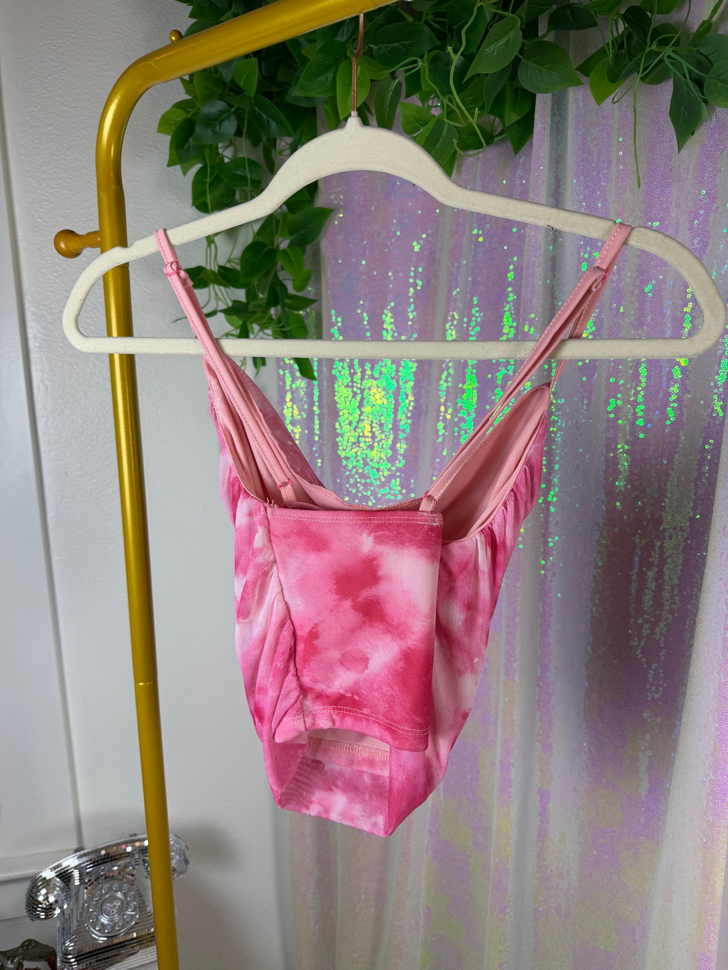 Full-Bag Value Bundle (M) 🌸💗🎀💞 barbie pink dream lounge set comfy cozy raver afters girlie chill time, pink tie dye sweatshirt, athletic chain link sweatpants, pink mesh crop top (factory tagged: S & M)