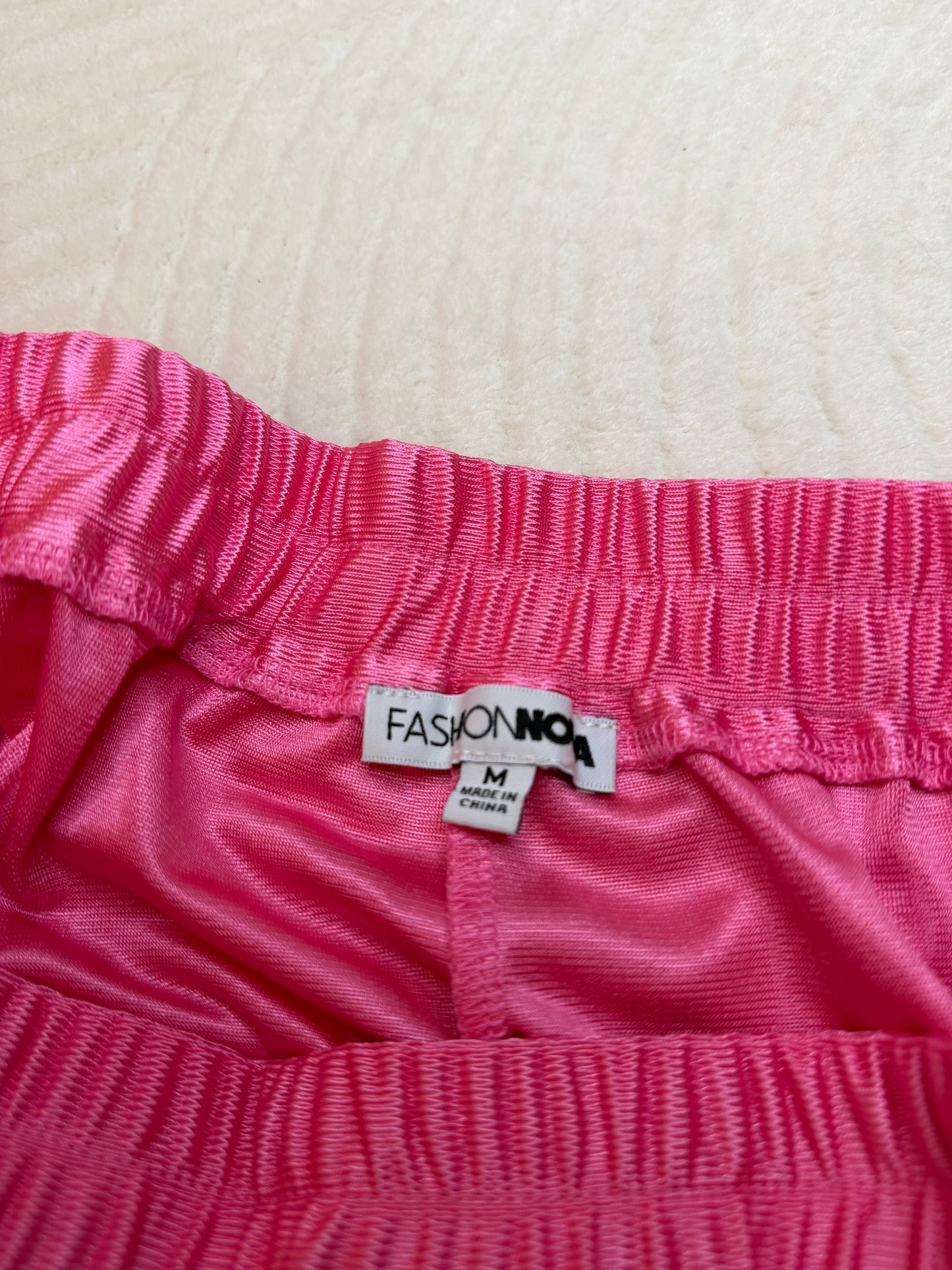 Full-Bag Value Bundle (M) 🌸💗🎀💞 barbie pink dream lounge set comfy cozy raver afters girlie chill time, pink tie dye sweatshirt, athletic chain link sweatpants, pink mesh crop top (factory tagged: S & M)