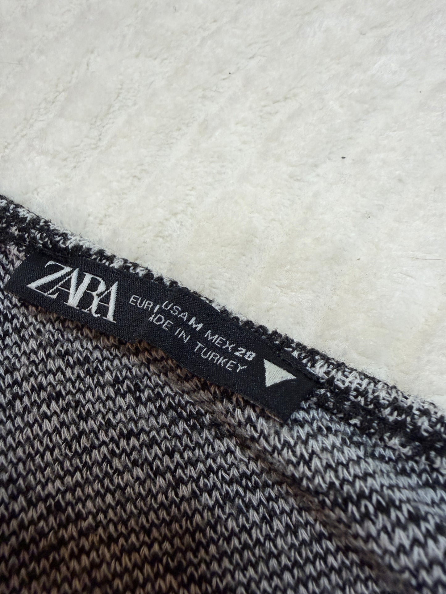 Full-Bag Value Bundle (M) ⚡️🌪️🖤🪩 techno baddie underground soft grunge tie dye long sleeve shirt, swirl matching sweat set, chain laced jeans (factory tagged: M & 3)