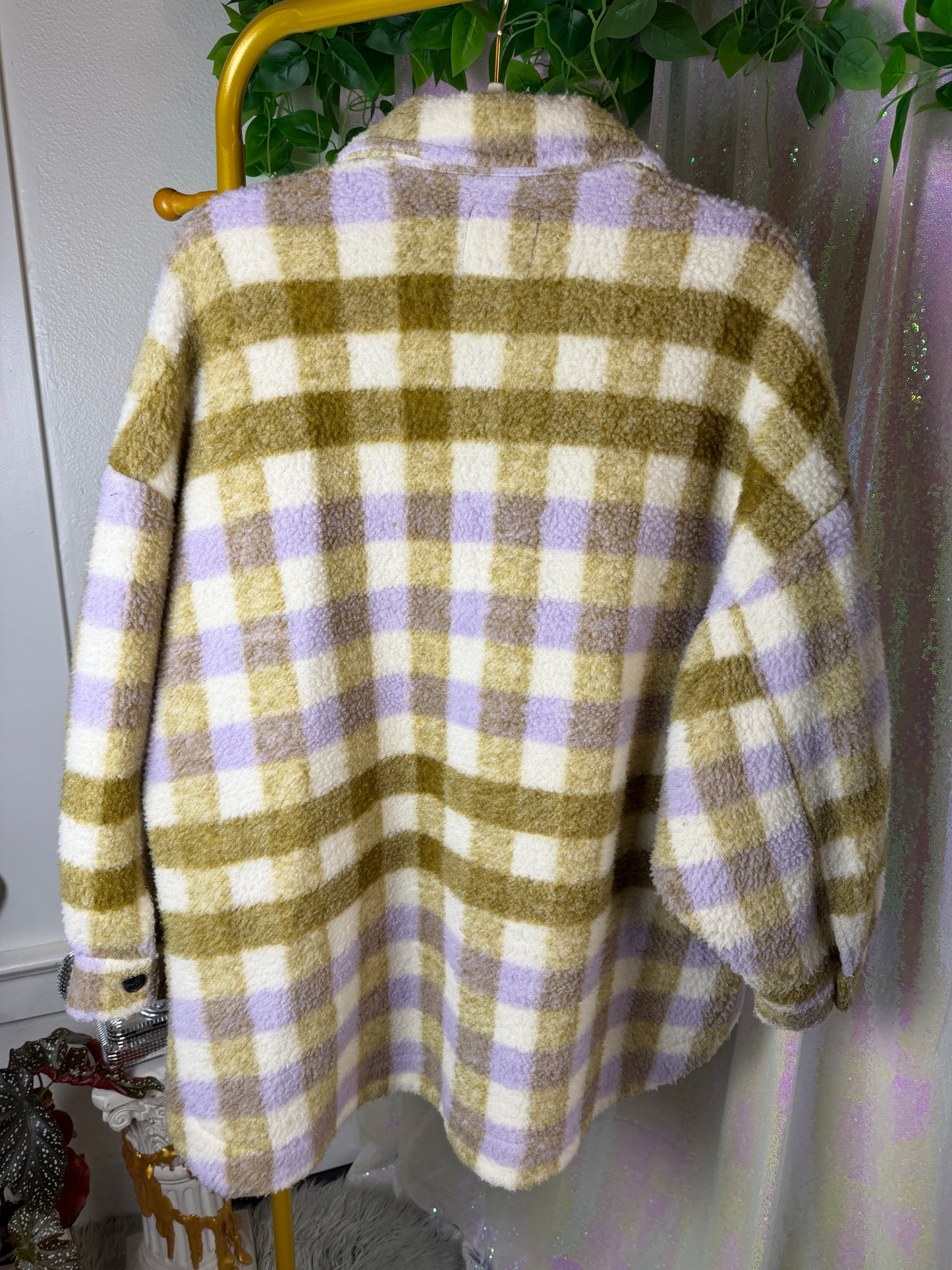 Full-Bag Value Bundle (M) 🩶🕊️🐌🌿 morning mist drinking tea and reading a book comfy girlie white silvery satin silky PJ set and plaid cream, purple, and green sherpa coat (factory tagged: M & L)