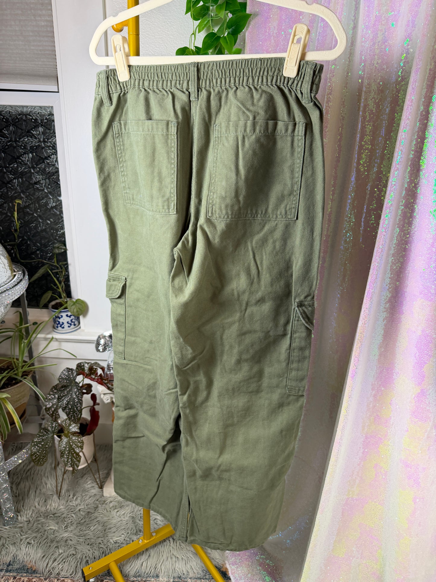 Full-Bag Value Bundle (M) 🌿🍯☕🍂 earthy fairy bard cottagecore studious milk maiden brown, cream knit crochet draw string crop tops and green cargo pants (factory tagged: 6, M, S)