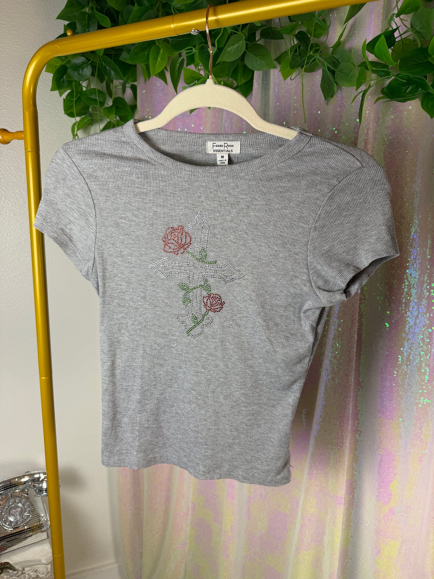 Full-Bag Value Bundle (M) 🌿🐆🌫️🍒 steamy jungle explorer brown and black cheetah print, gray rhinestoned cross t-shirt, green athletic long sleeve crop top, acid swirl gray and white t shirt, berry burgundy cargo pants (factory tagged: M)