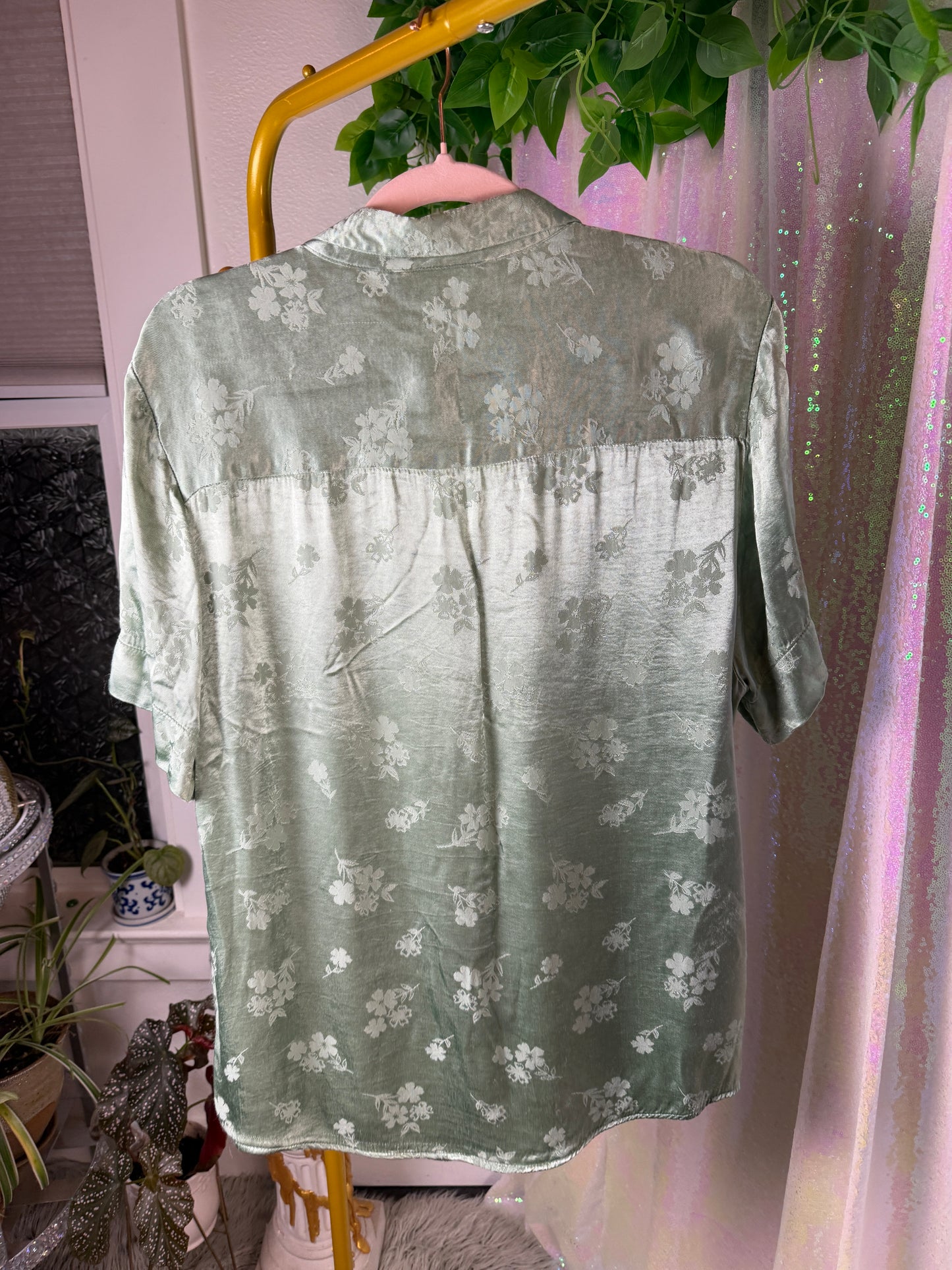 Half-Bag Value Bundle (M) 🪞🖤💠🧊 silky shimmer icy purple and mint floral metallic satiny button downs and tank tops (factory tagged: tagless)