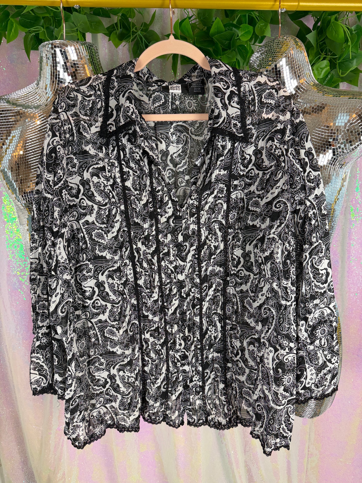 Studio 1940 (XL+) 🤍🎶🕸️🖤 black & white paisley sheer, beach comber romantic, flowy, vacation vibes (factory tagged: 22/24)