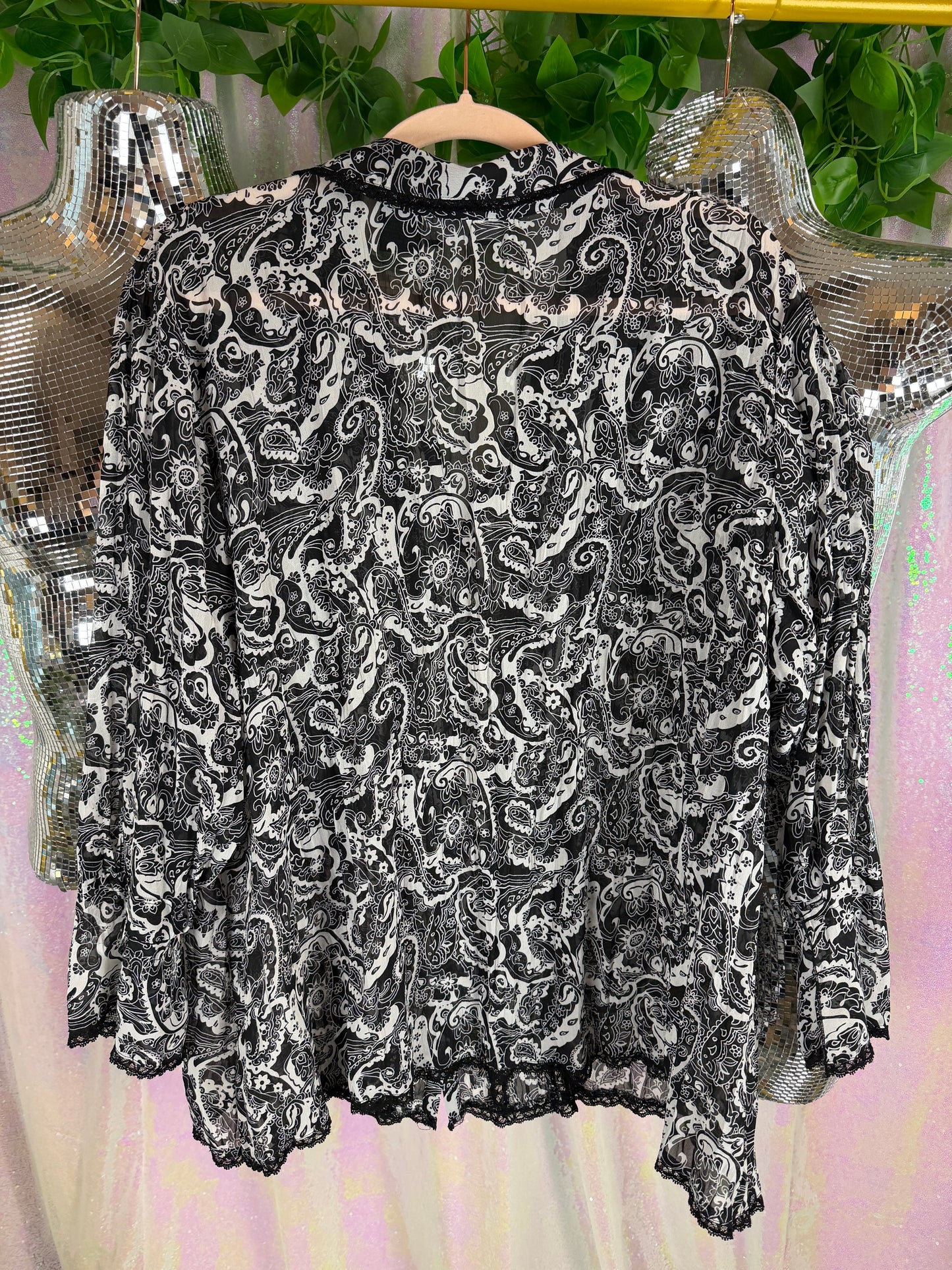 Studio 1940 (XL+) 🤍🎶🕸️🖤 black & white paisley sheer, beach comber romantic, flowy, vacation vibes (factory tagged: 22/24)