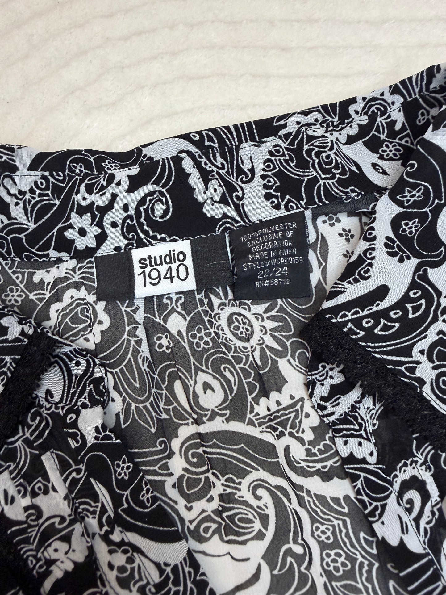 Studio 1940 (XL+) 🤍🎶🕸️🖤 black & white paisley sheer, beach comber romantic, flowy, vacation vibes (factory tagged: 22/24)