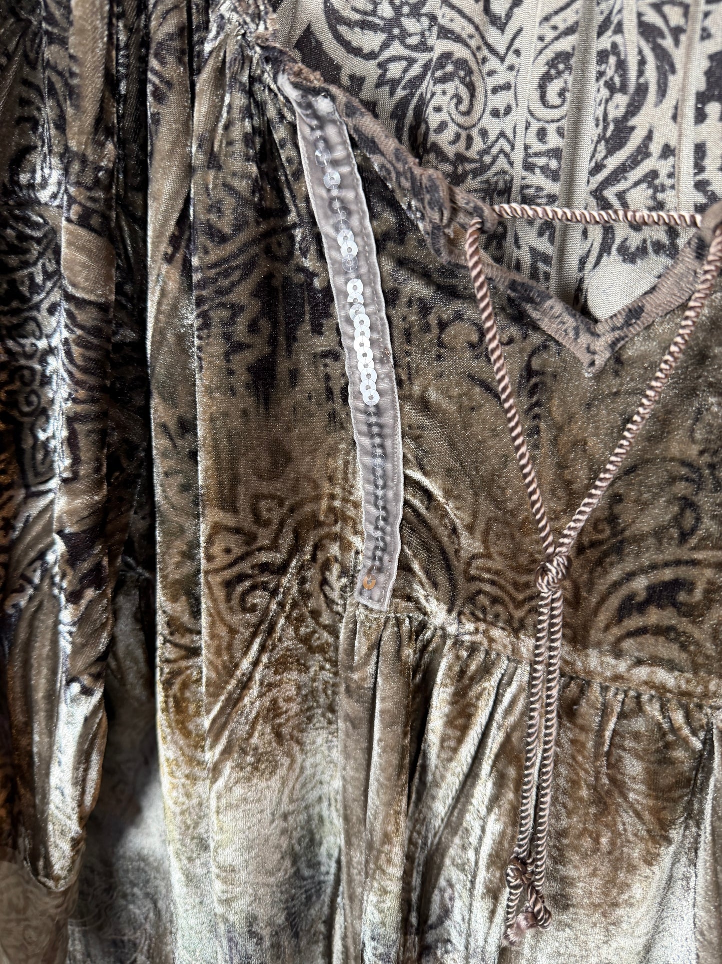 Full-Bag Bundle (L) — 🤎🍂🕯️🪶 dark romantic boho witchy velvet layers, soft grunge flowy floral neutrals (factory tagged: M, L)
