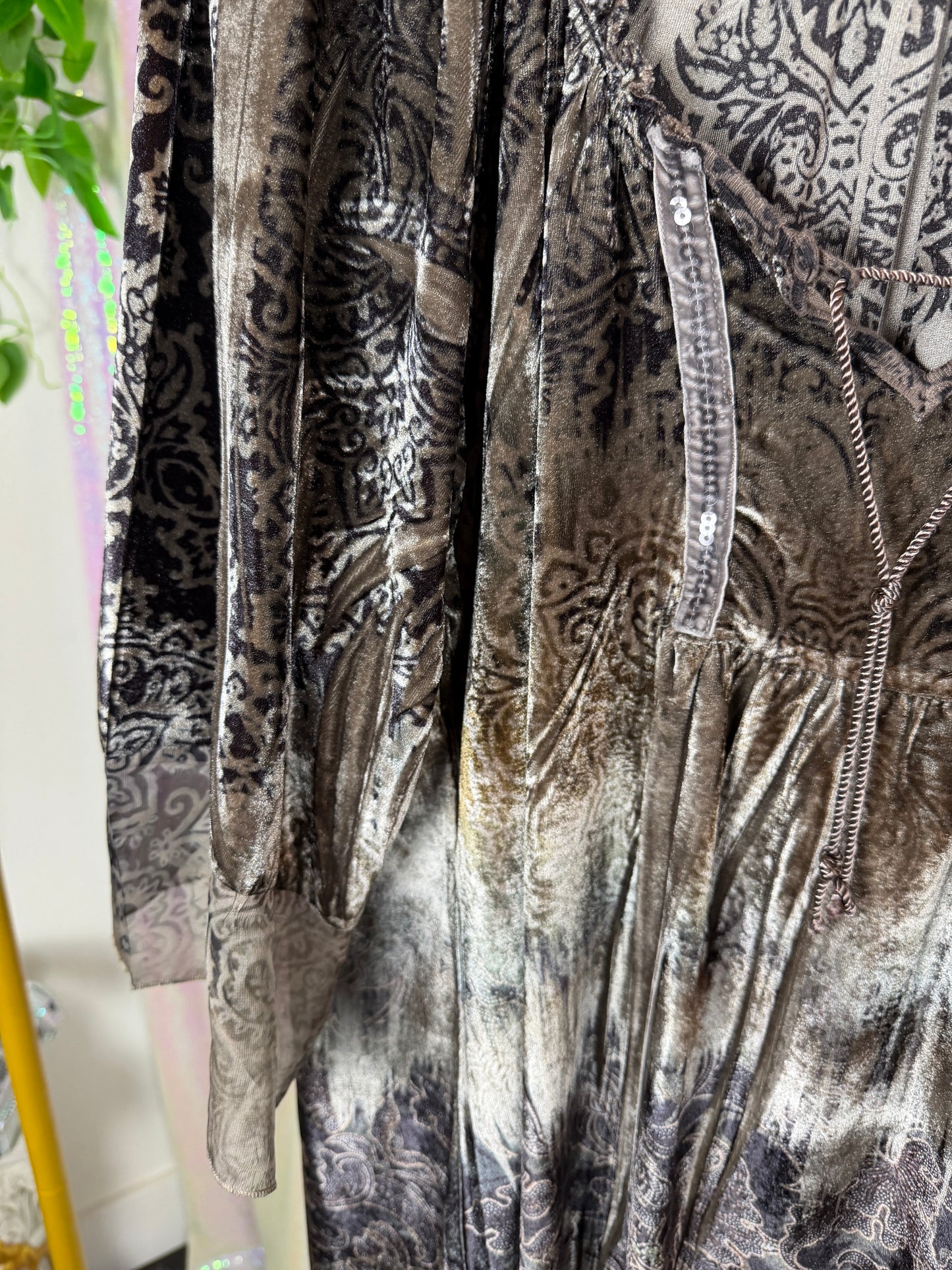 Full-Bag Bundle (L) — 🤎🍂🕯️🪶 dark romantic boho witchy velvet layers, soft grunge flowy floral neutrals (factory tagged: M, L)