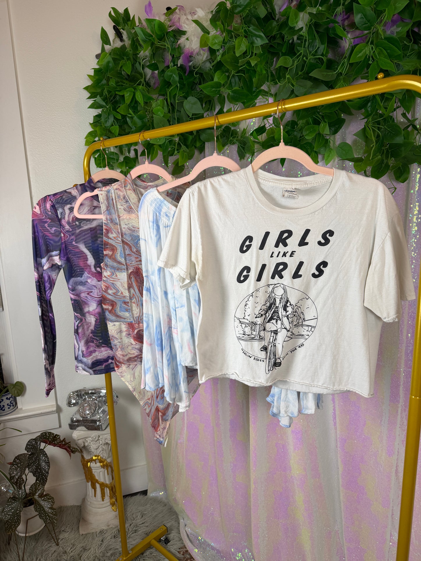 Half-Bag Bundle (M) — 🌀🫧🕊️🎧 soft renaissance raver, liquid marble mesh, sappy sapphic lesbo graphic (factory tagged: M, M, M, no tag)