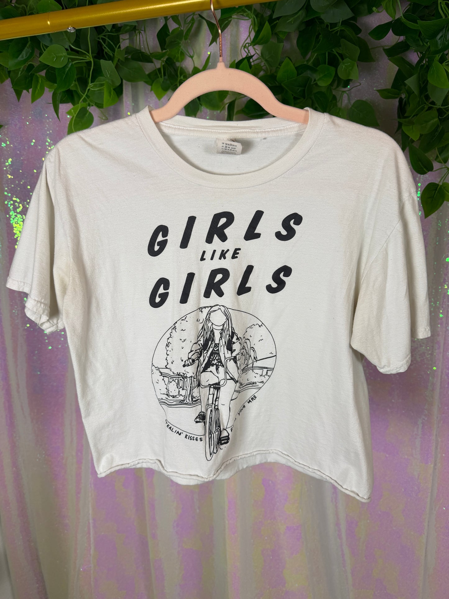 Half-Bag Bundle (M) — 🌀🫧🕊️🎧 soft renaissance raver, liquid marble mesh, sappy sapphic lesbo graphic (factory tagged: M, M, M, no tag)