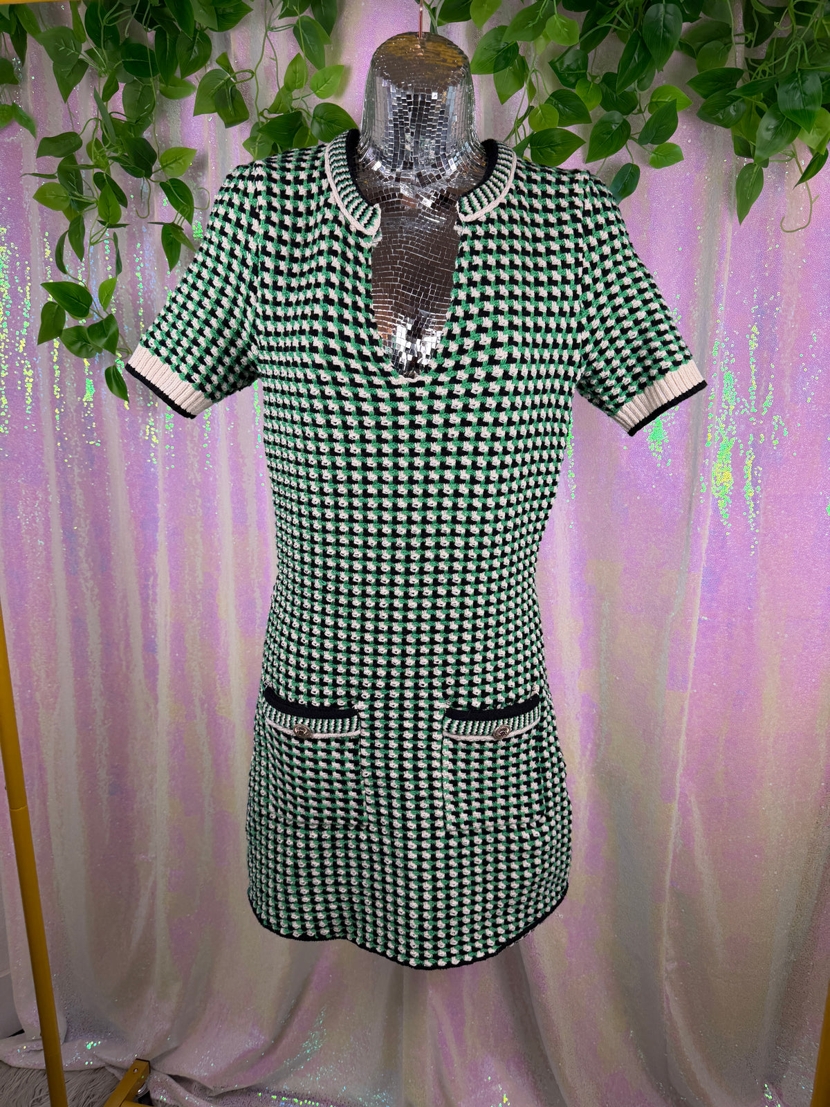 Maje (M) 💚🖤🤍🍀 wicked green black cream Elphaba textured knit houndstooth mod preppy student collared mini dress with pockets (factory tagged: 38)